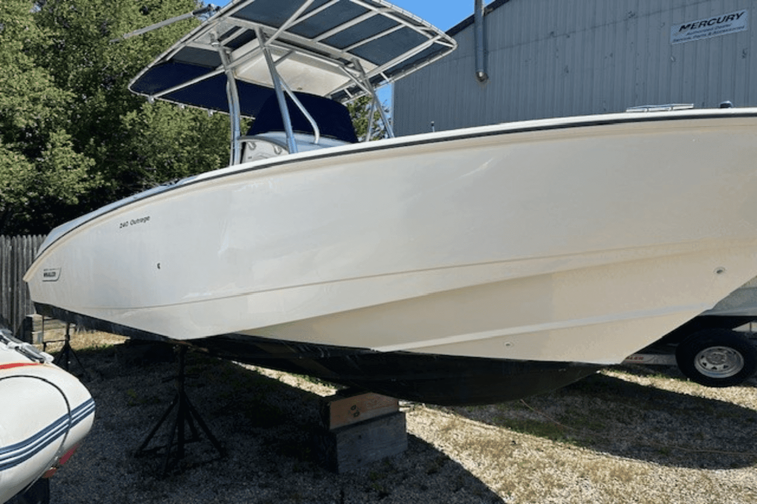 2006 Boston Whaler 240 Outrage zum Verkauf in Wakefield, RI Center Console