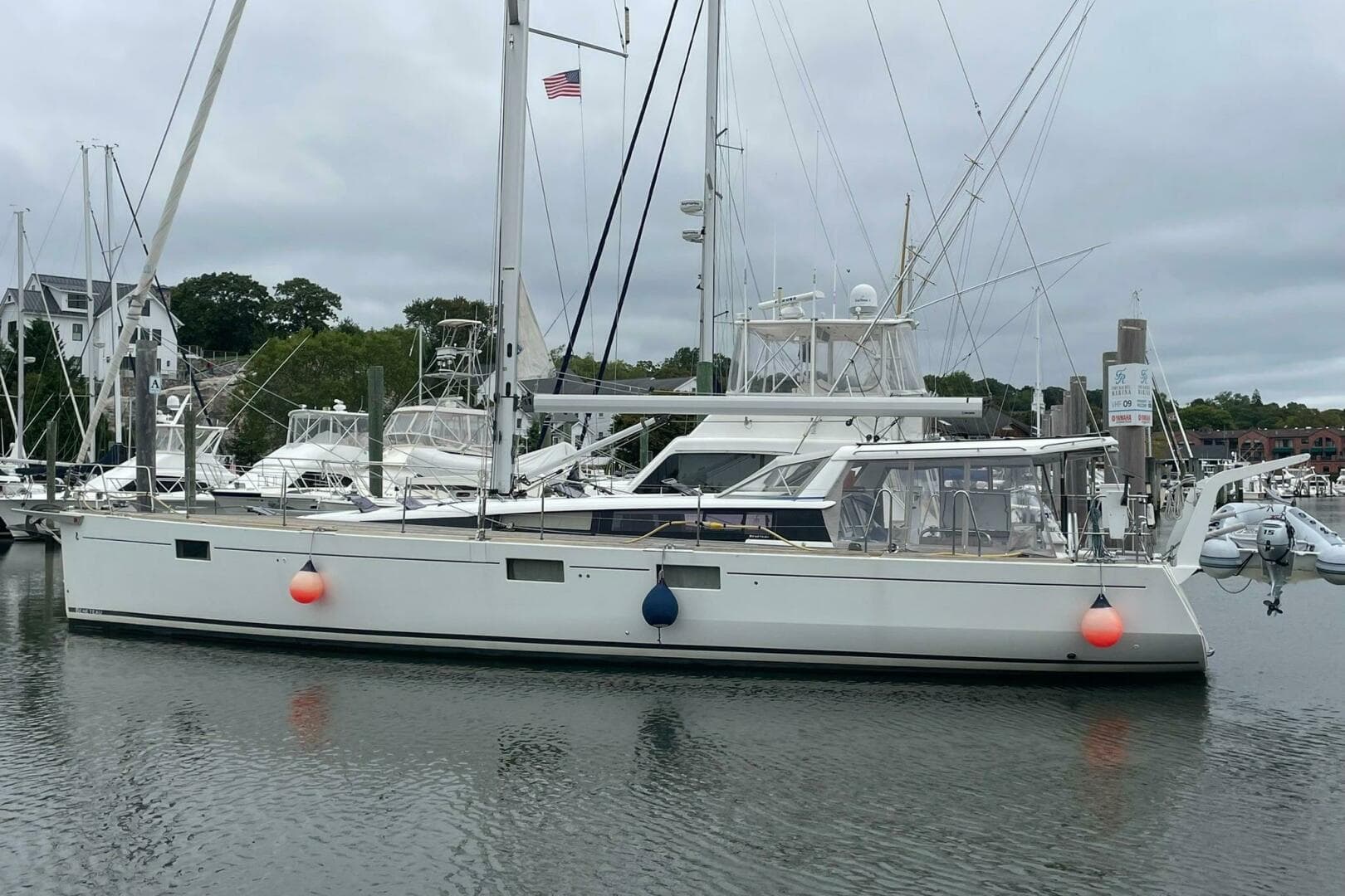 2017 Beneteau Sense 57 à vendre à Mystic, Connecticut Deck Saloon