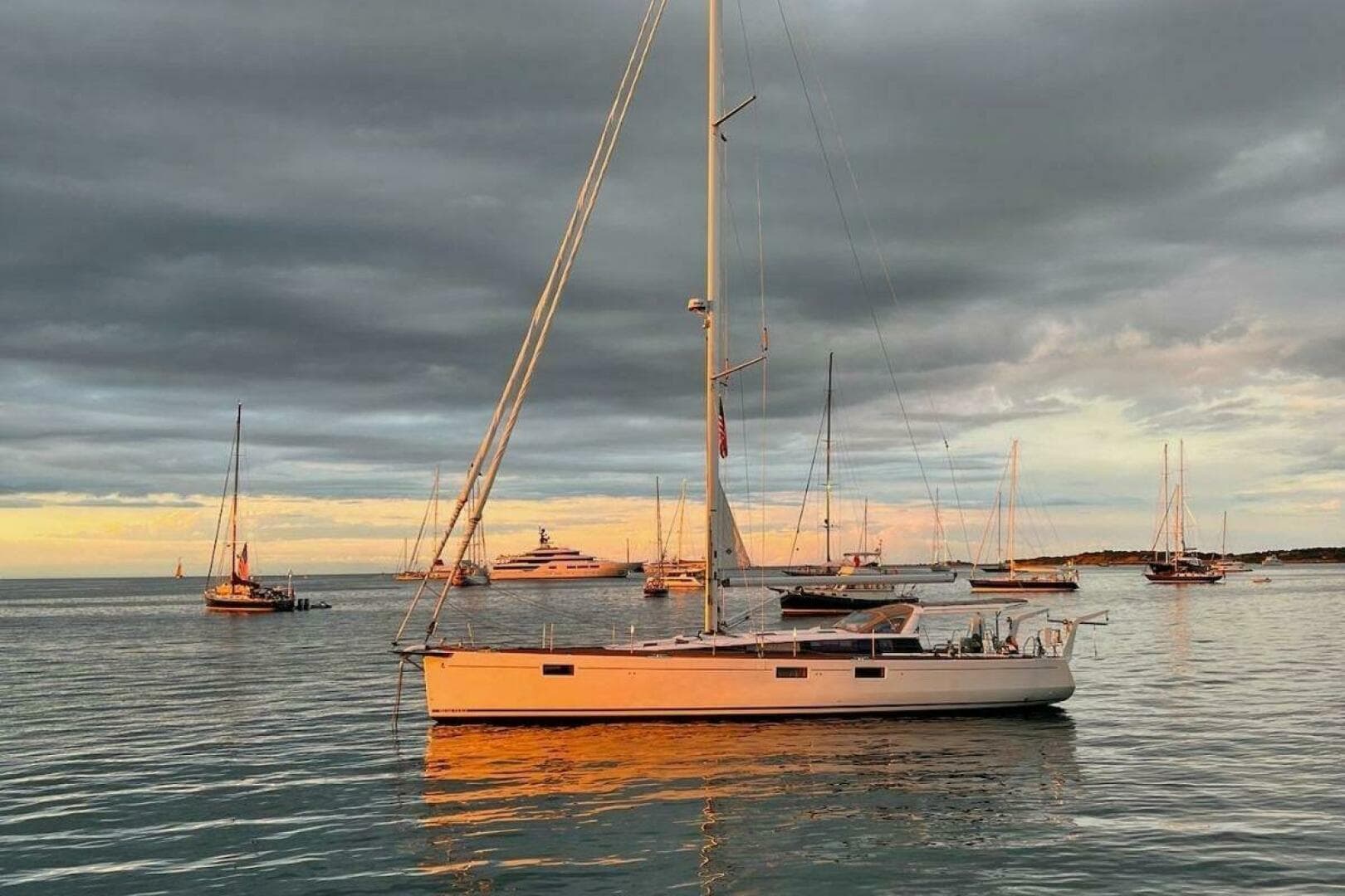 2017 Beneteau Sense 57 à vendre à Mystic, Connecticut Deck Saloon 2
