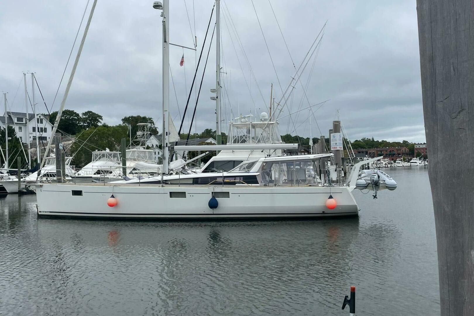 2017 Beneteau Sense 57 à vendre à Mystic, Connecticut Deck Saloon 3