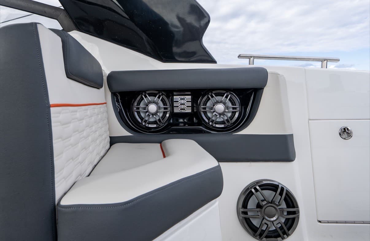 2026 Granfort Boats USA 300 GTX a la venta en Miami, Florida Cruiser 3