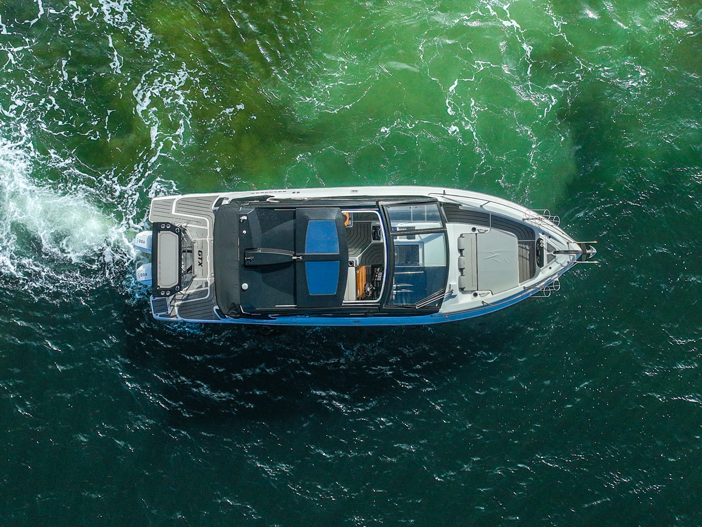 2026 Granfort Boats USA 300 GTX te koop in Miami, Florida Express Cruiser 3