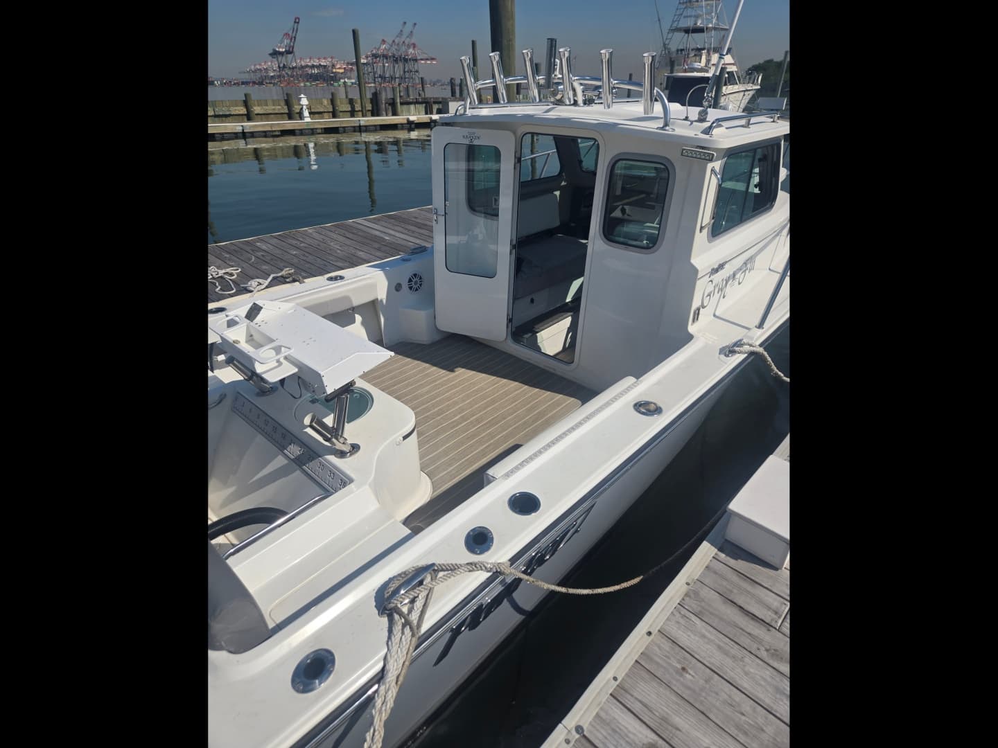2022 Parker Boats 2120 Sport Cabin zum Verkauf in Bayonne, New Jersey Pilothouse 5