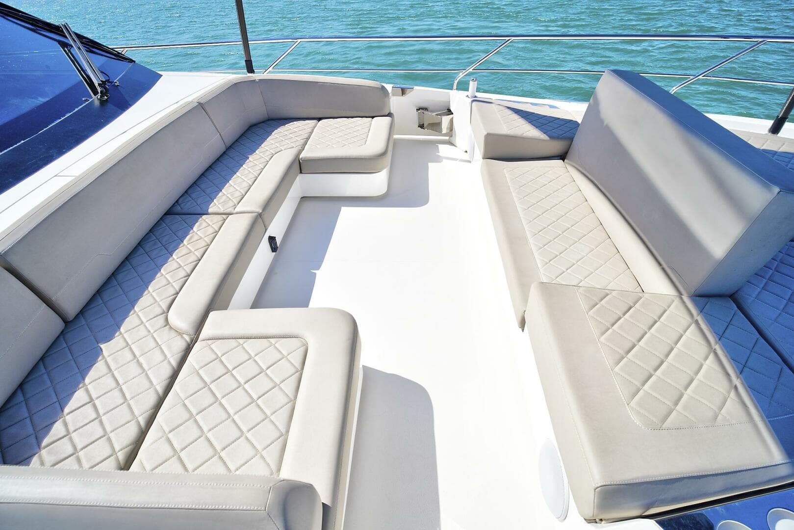 2021 Fairline Squadron 68 zum Verkauf in Miami Beach, Florida Flybridge 4