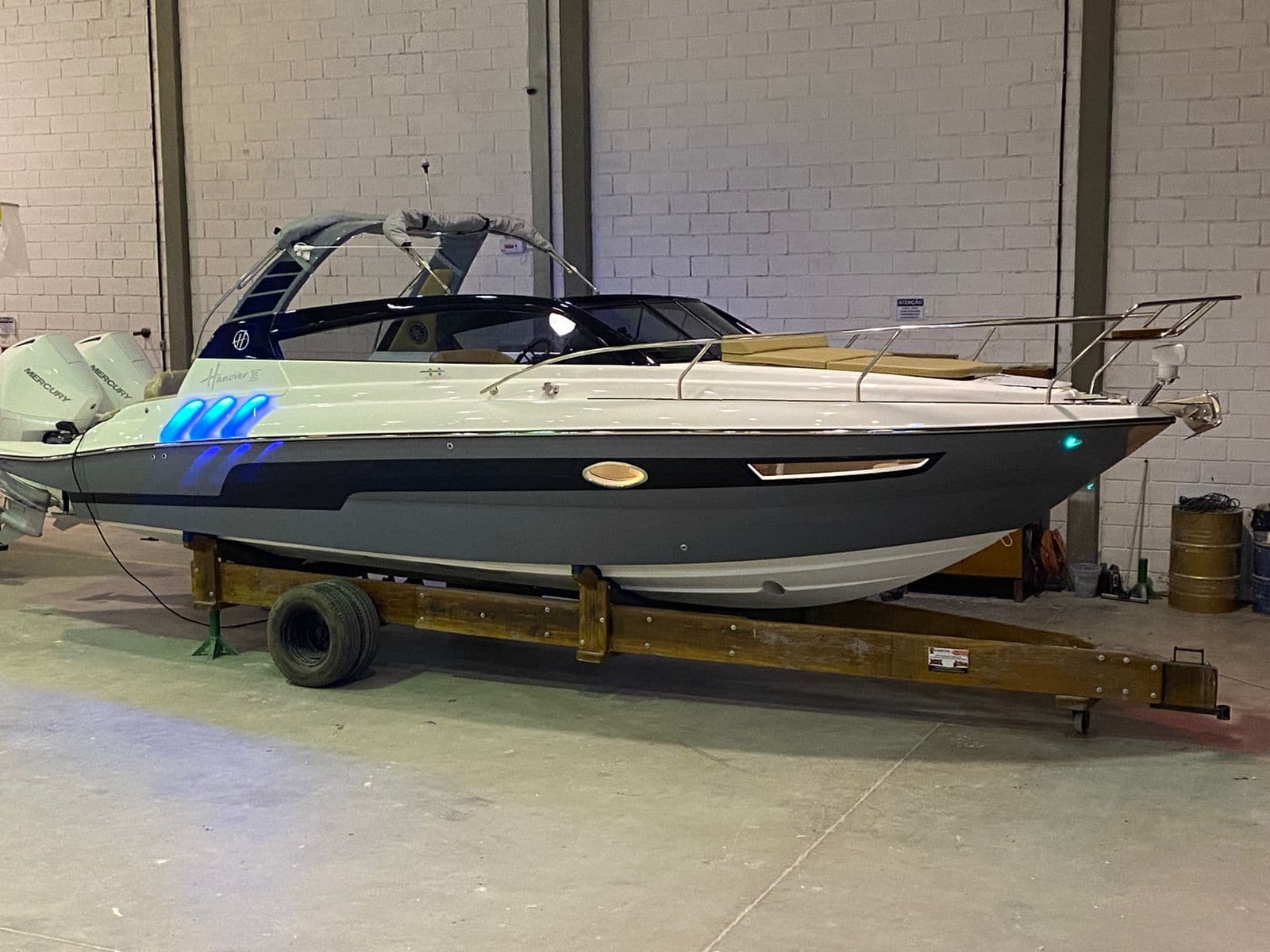2024 Hanover Yachts 305 for Sale in Maitland, Florida Express Cruiser 2
