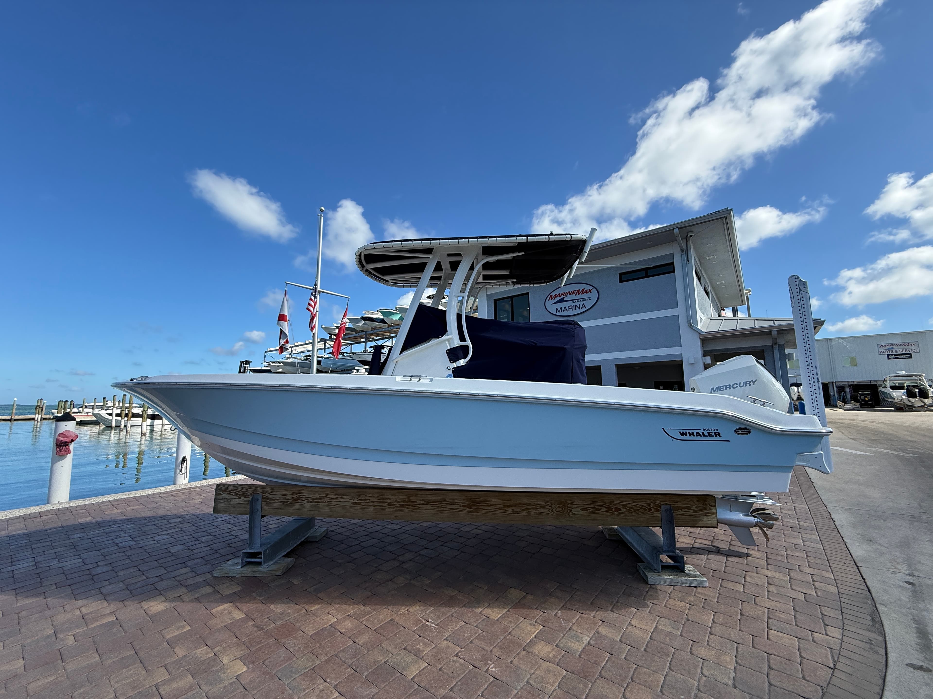 2027 Boston Whaler 220 Dauntless zum Verkauf in Sarasota, FL Center Console