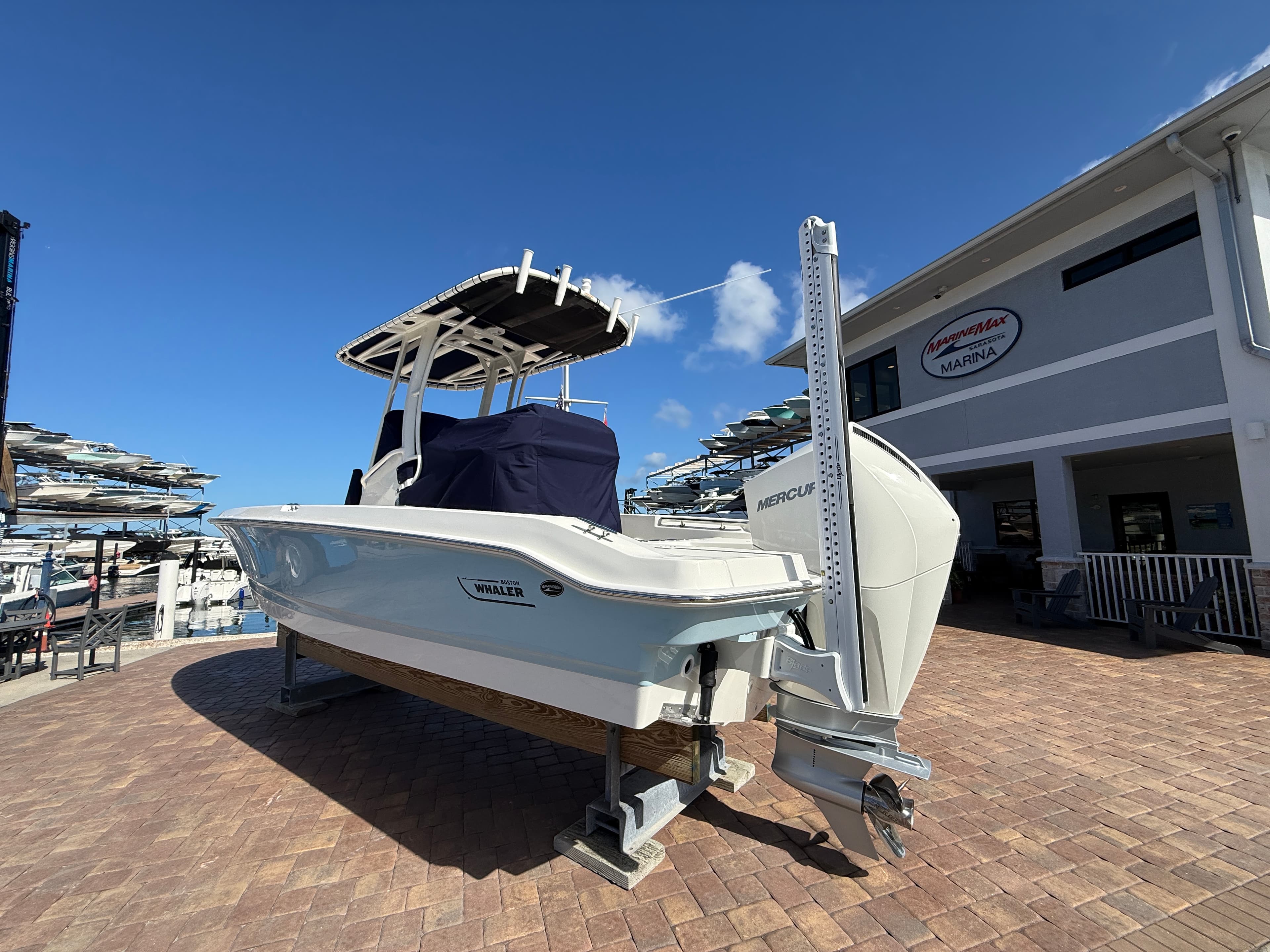 2027 Boston Whaler 220 Dauntless zum Verkauf in Sarasota, FL Center Console 4