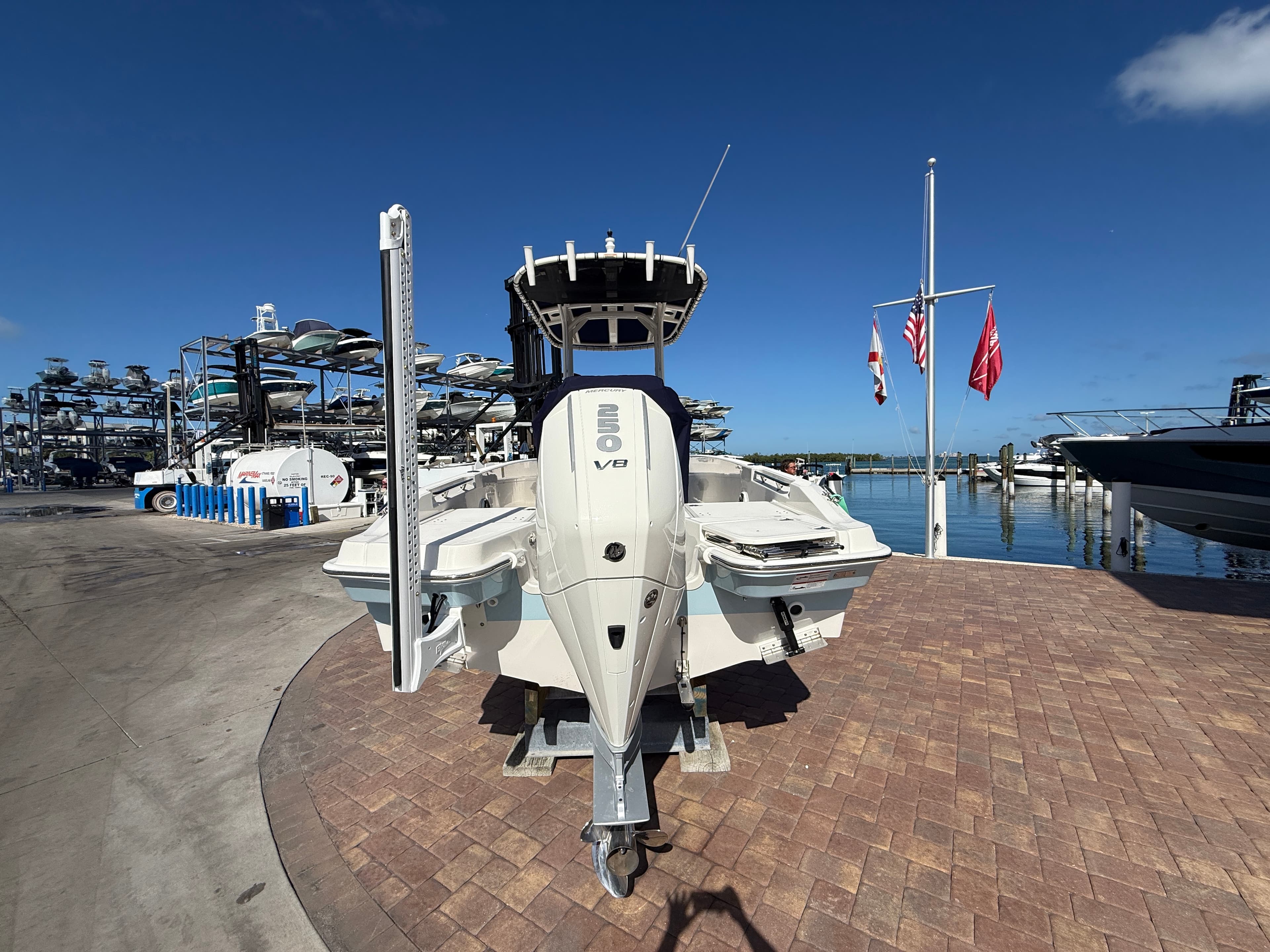 2027 Boston Whaler 220 Dauntless zum Verkauf in Sarasota, FL Center Console 5