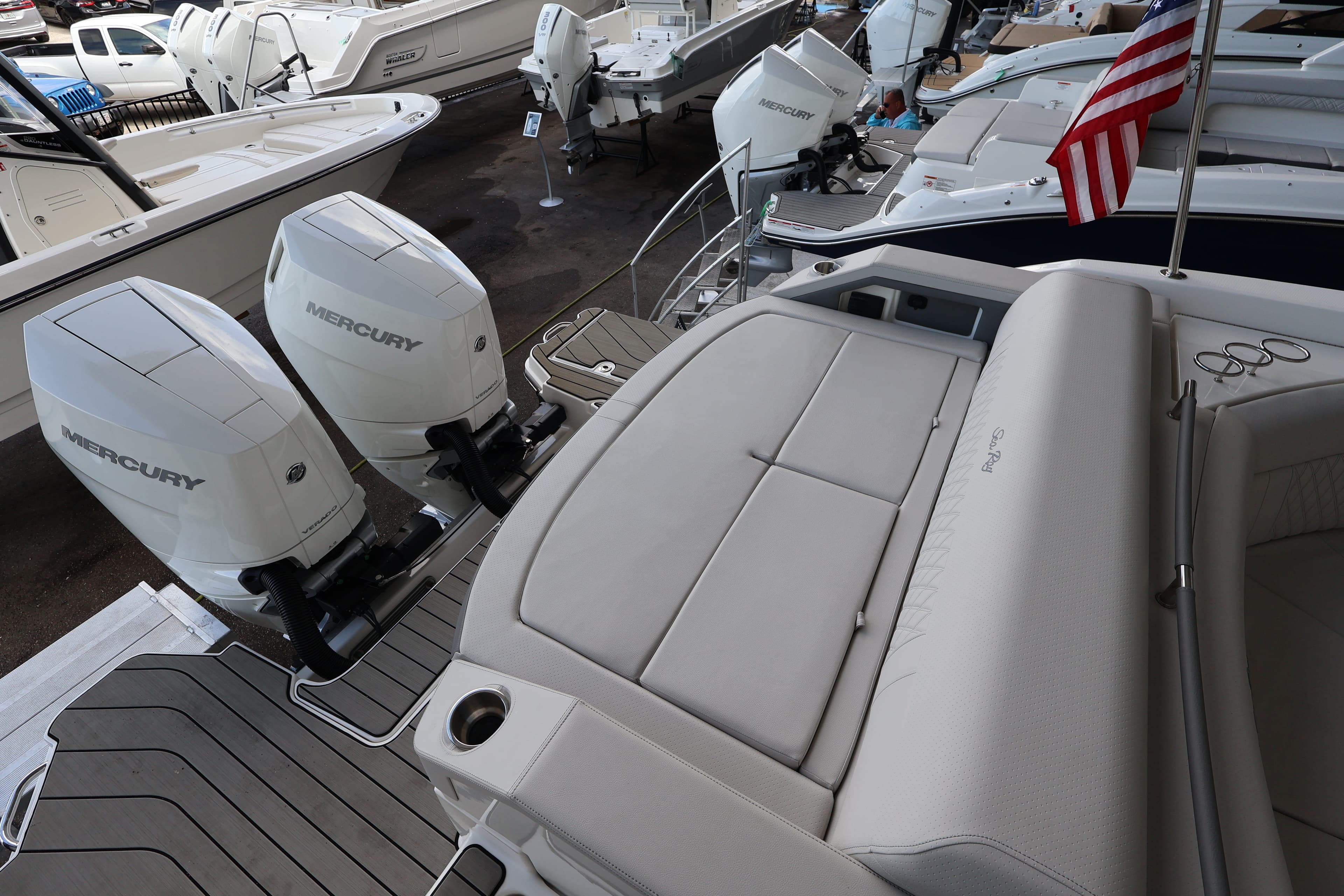2026 Sea Ray SLX 310 Outboard in vendita a Naples, Florida Bowrider 4