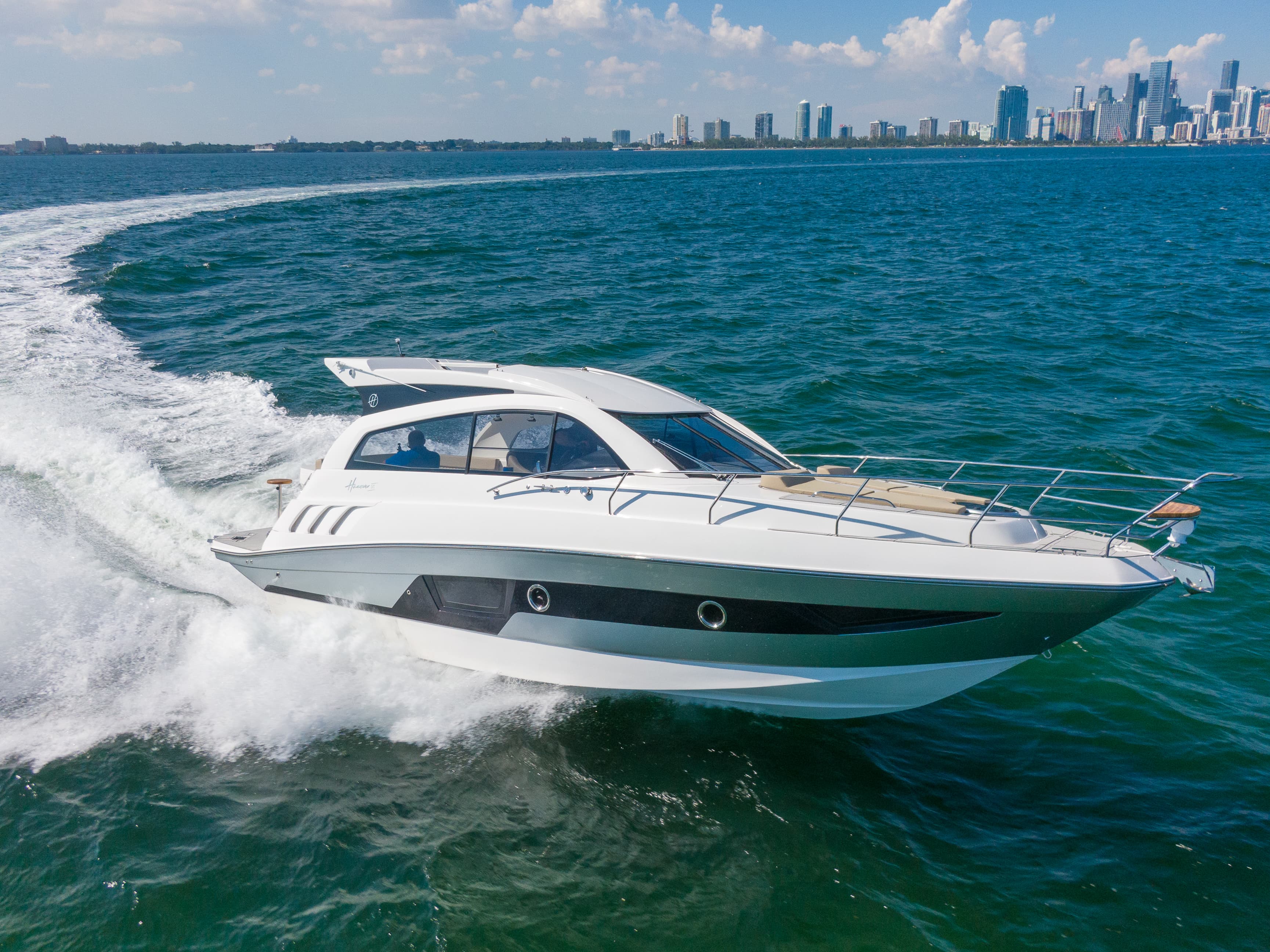 2027 Hanover Yachts 375 zum Verkauf in Chicago, Illinois Motor Yacht