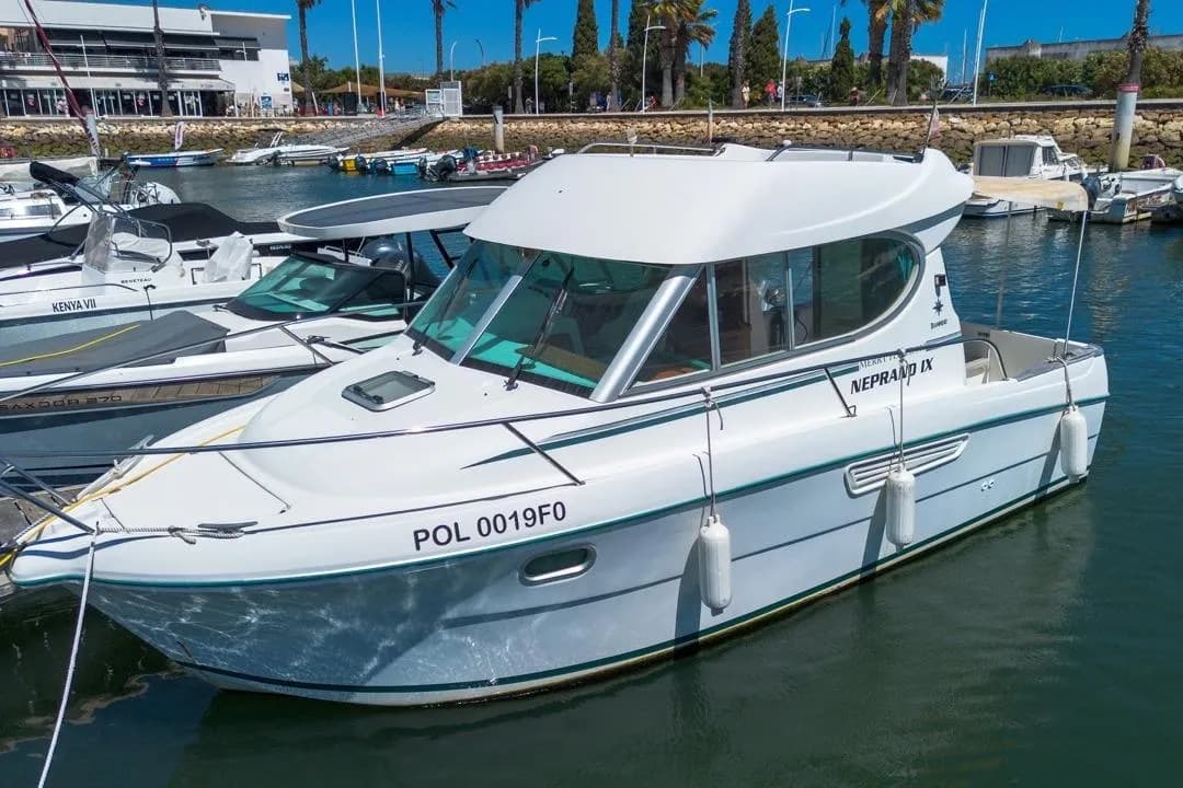 2004 Jeanneau Merry Fisher 805 for Sale in Lagos, PT Pilothouse