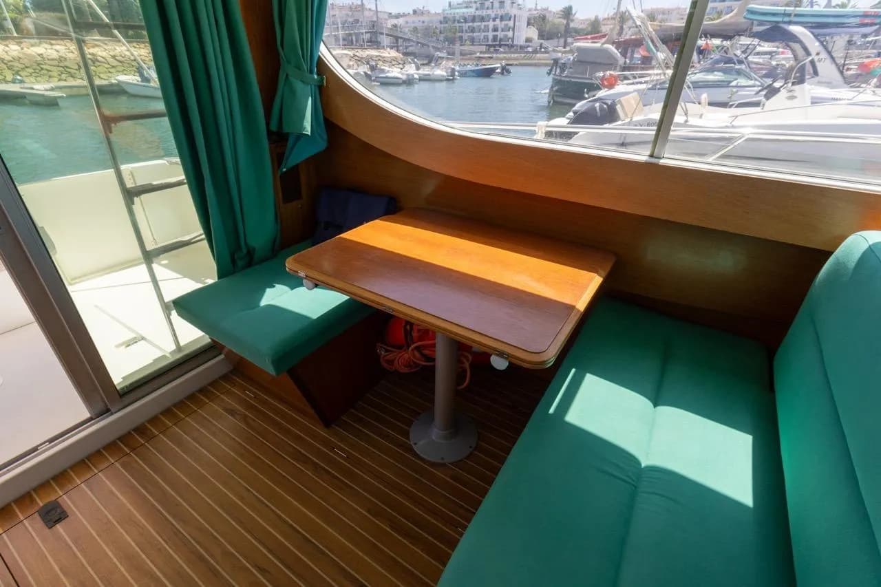 2004 Jeanneau Merry Fisher 805 for Sale in Lagos, PT Pilothouse 5