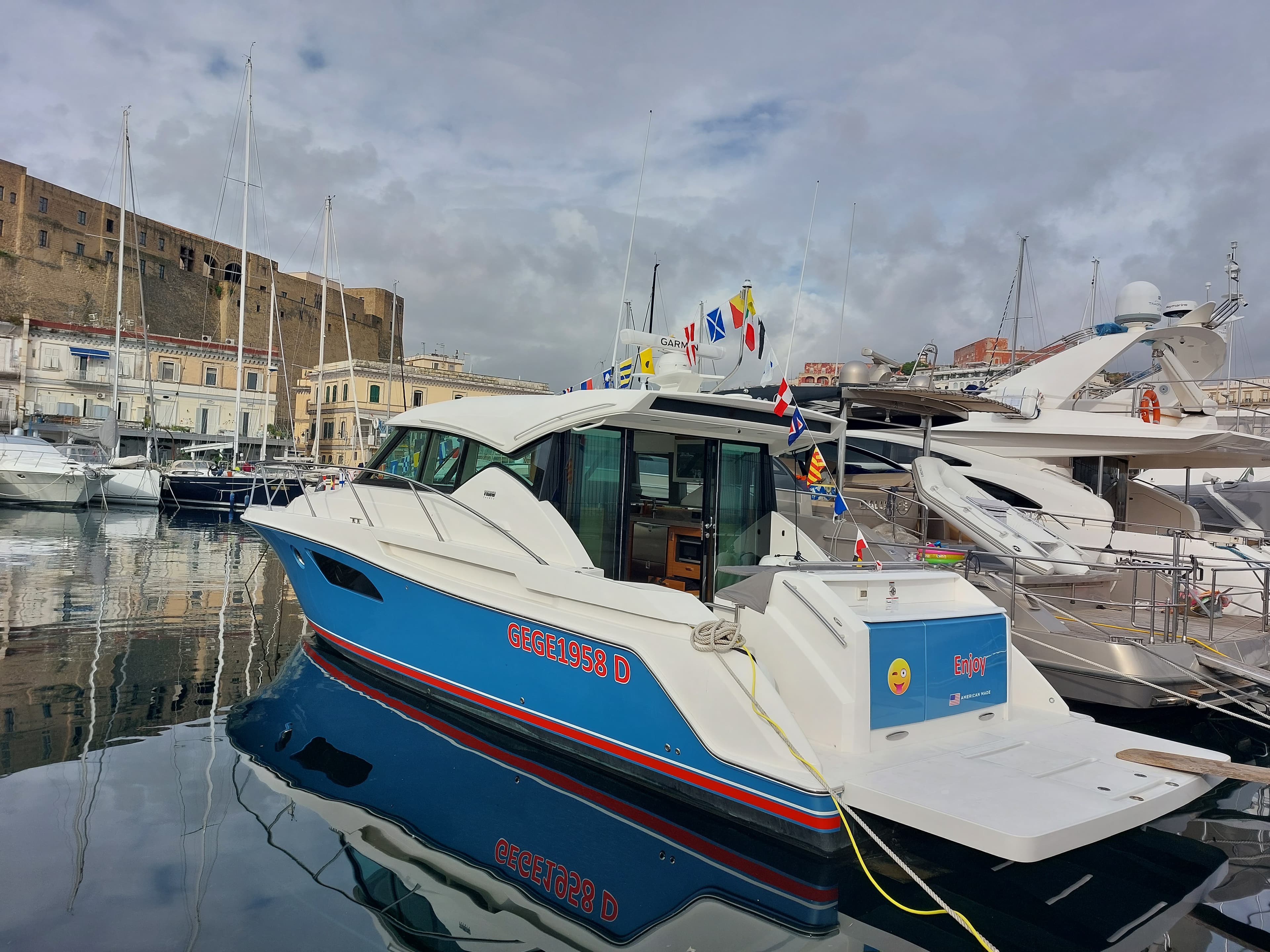 2023 Tiara Yachts C44 Coupe in vendita a Naples, IT Express Cruiser 3