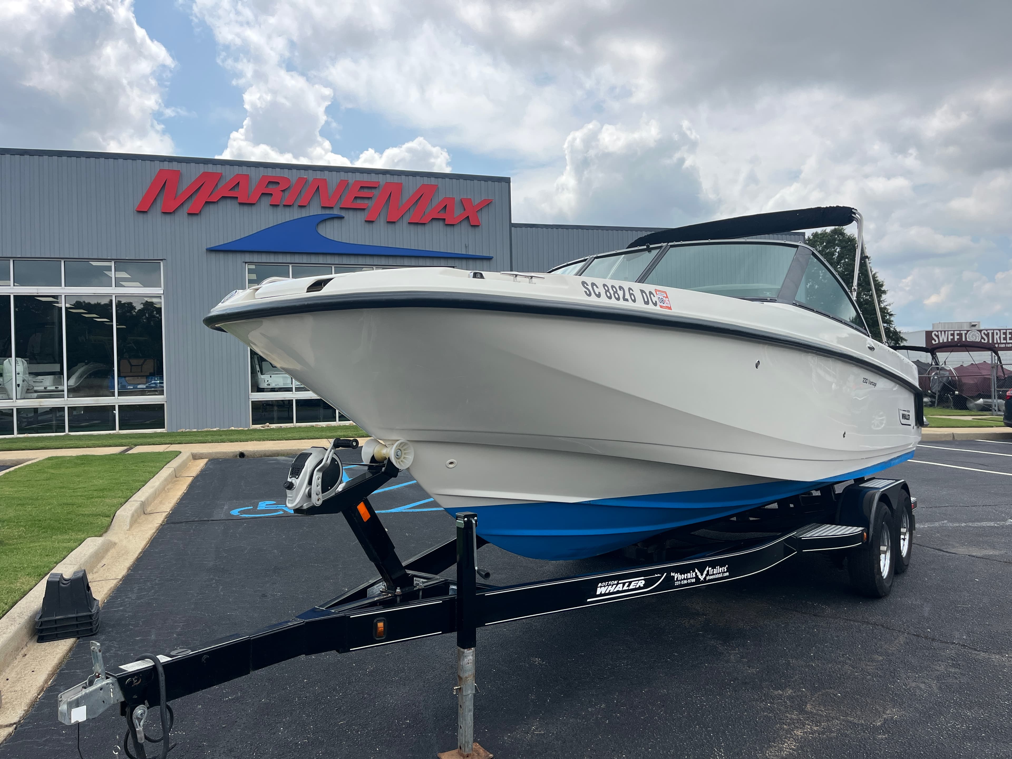 2013 Boston Whaler 230 Vantage zum Verkauf in Greenville, SC Dual Console 2