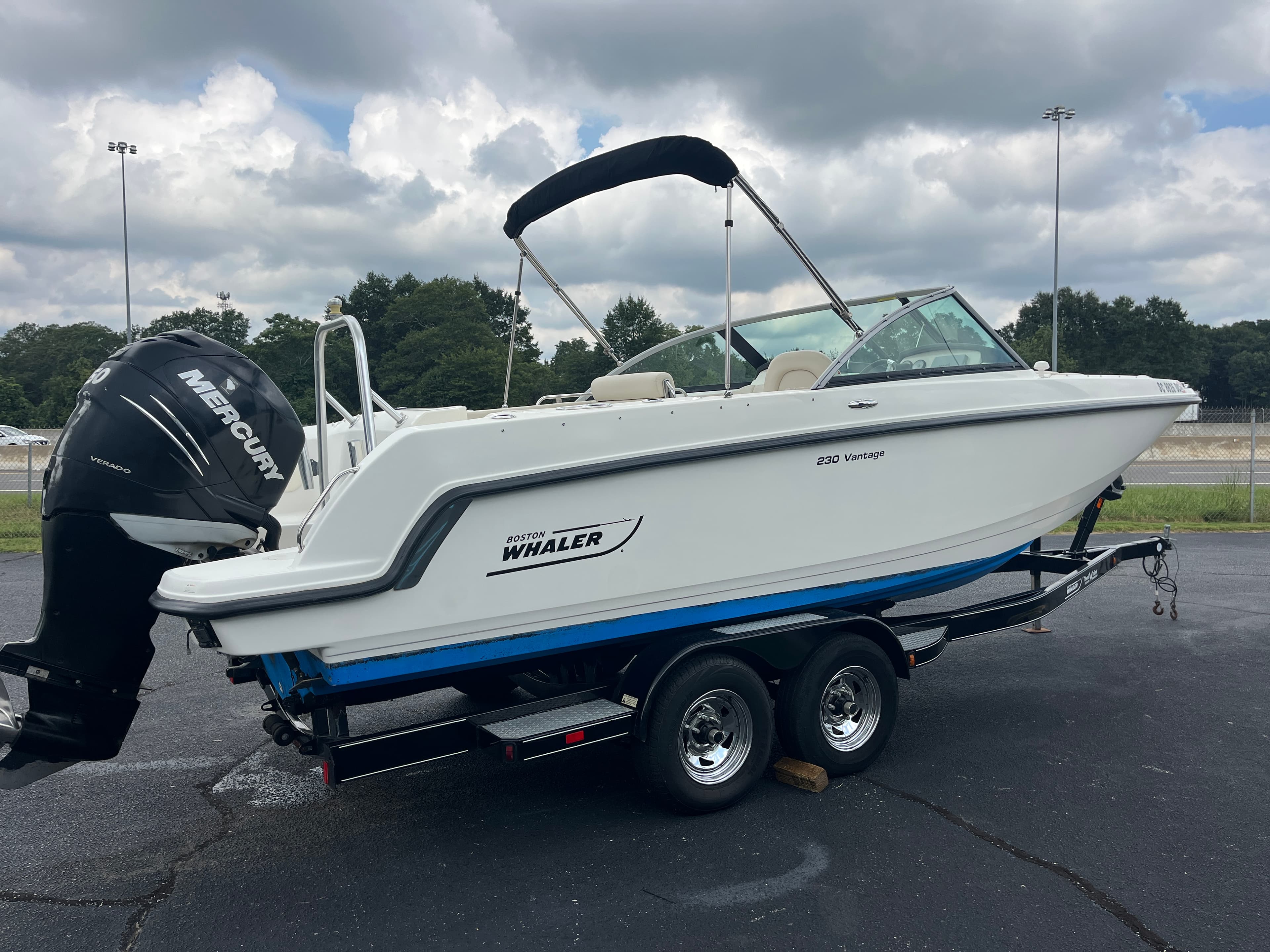 2013 Boston Whaler 230 Vantage zum Verkauf in Greenville, SC Dual Console 5