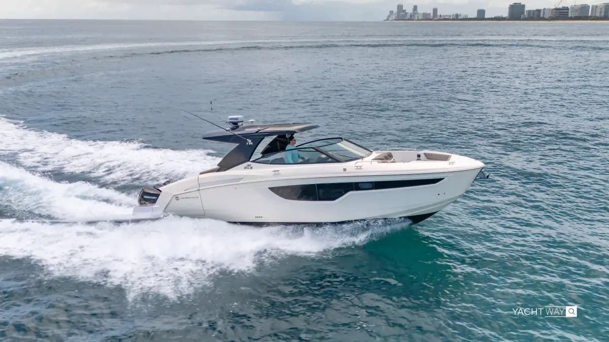 2021 Cruisers Yachts 38 GLS OB for Sale in North Miami Beach, Florida Bowrider