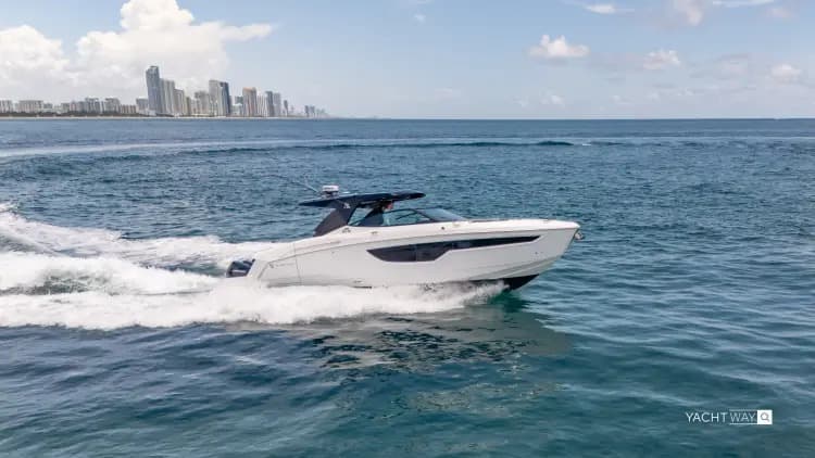 2021 Cruisers Yachts 38 GLS OB for Sale in North Miami Beach, Florida Bowrider 2