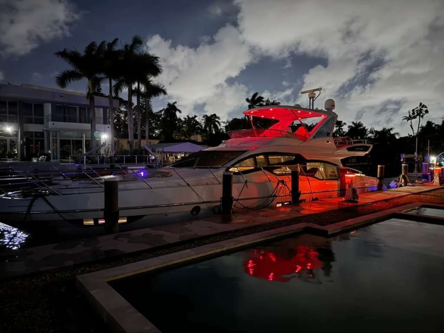 2014 Azimut 64 FLY zum Verkauf in Miami Beach, Florida Motor Yacht 2