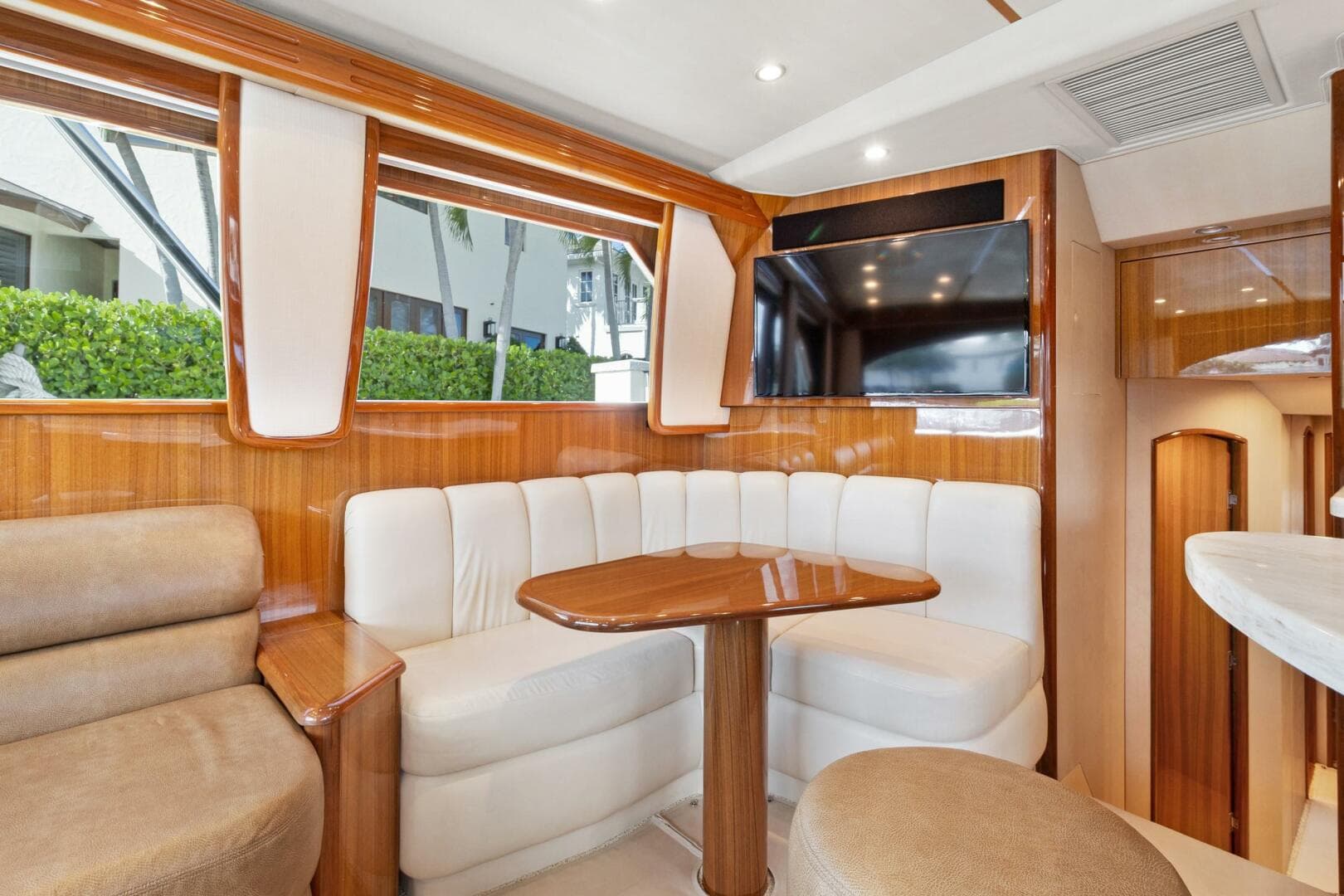 2015 Viking Yacht 46 Convertible for Sale in Lighthouse Point, Florida Motor Yacht 5