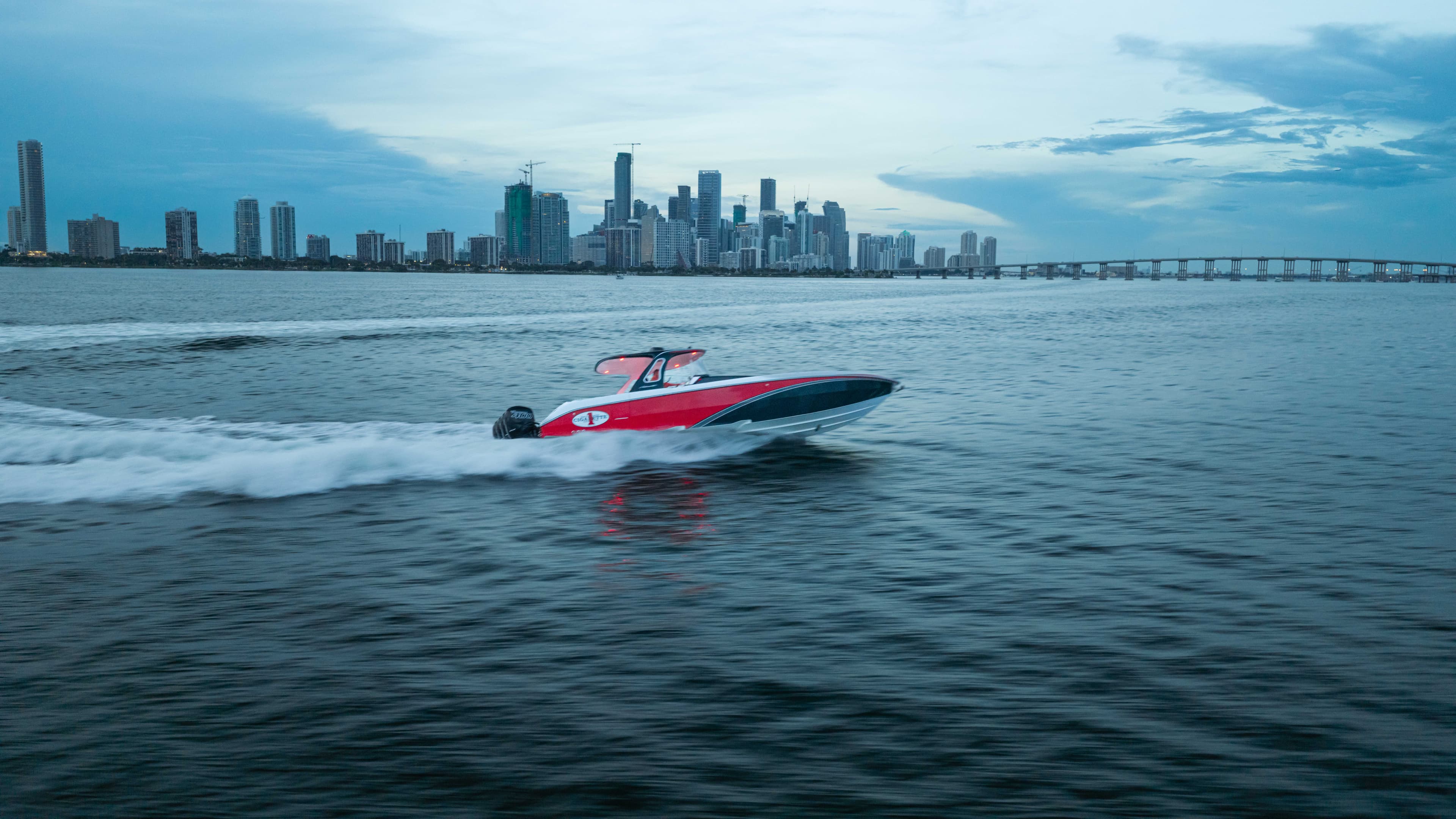 2016 Cigarette Racing 41' GTR in vendita a Miami-Dade County, Florida Center Console