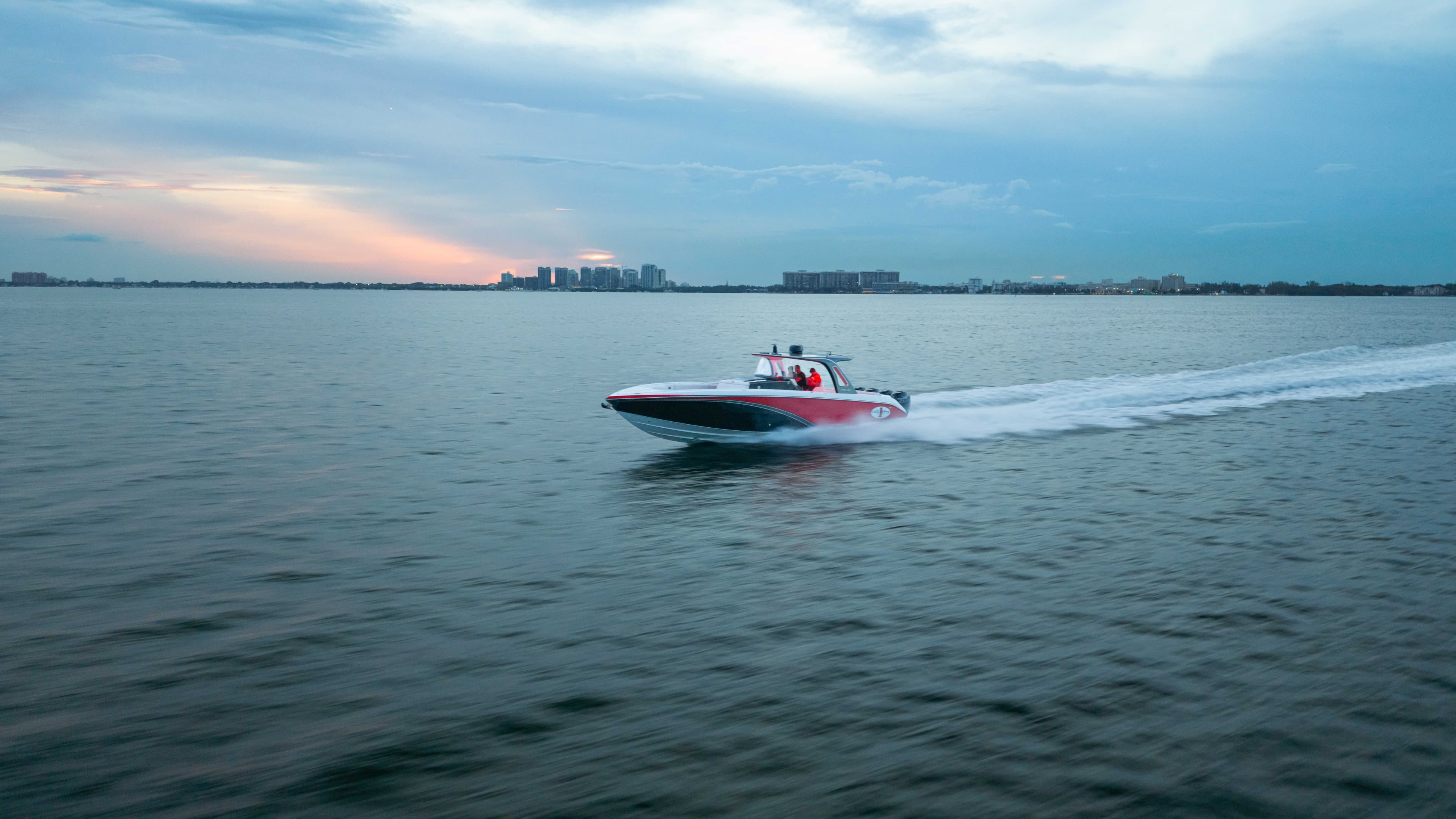 2016 Cigarette Racing 41' GTR in vendita a Miami-Dade County, Florida Center Console 3