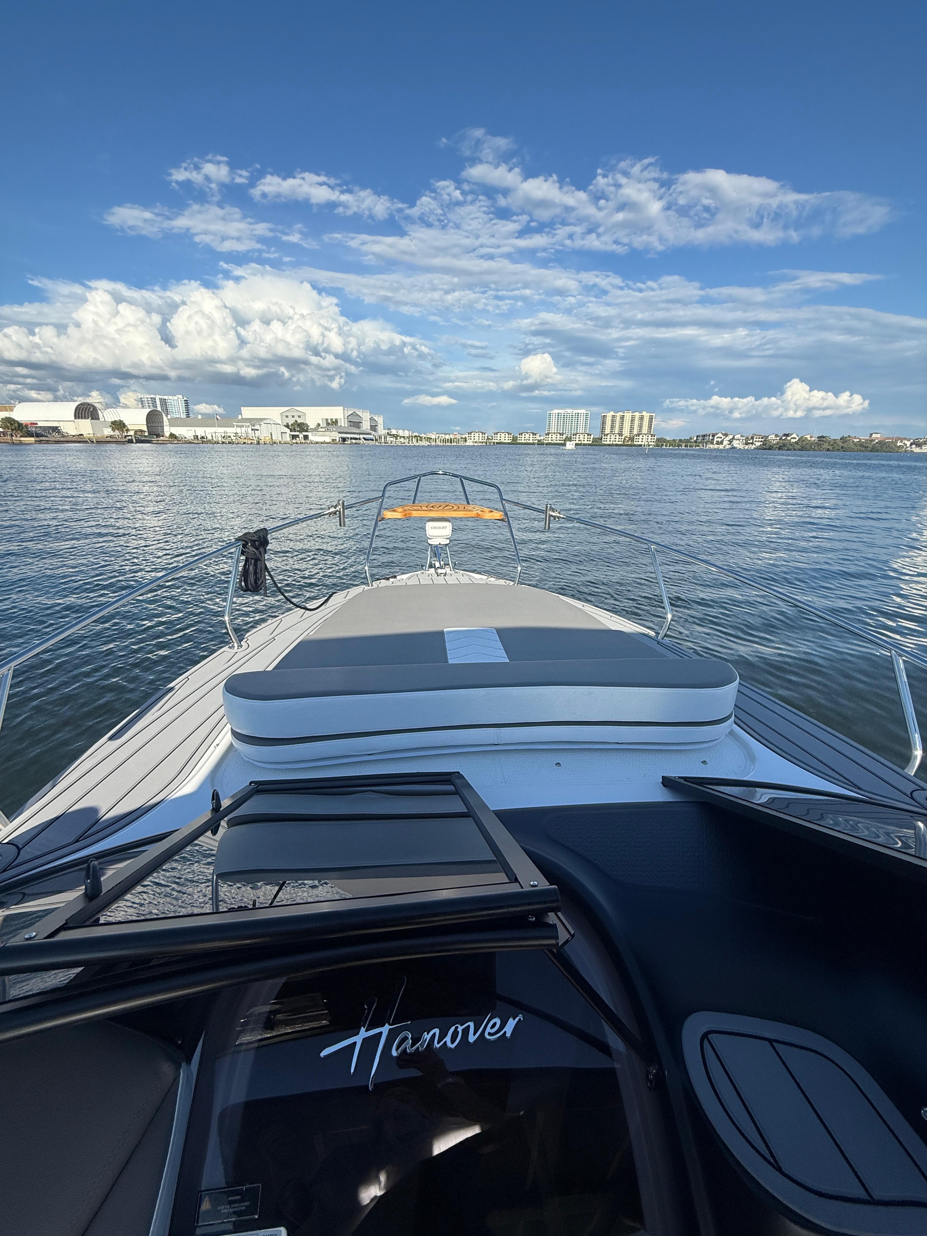 2025 Hanover Yachts 305 in vendita a Tampa, Florida Express Cruiser 5