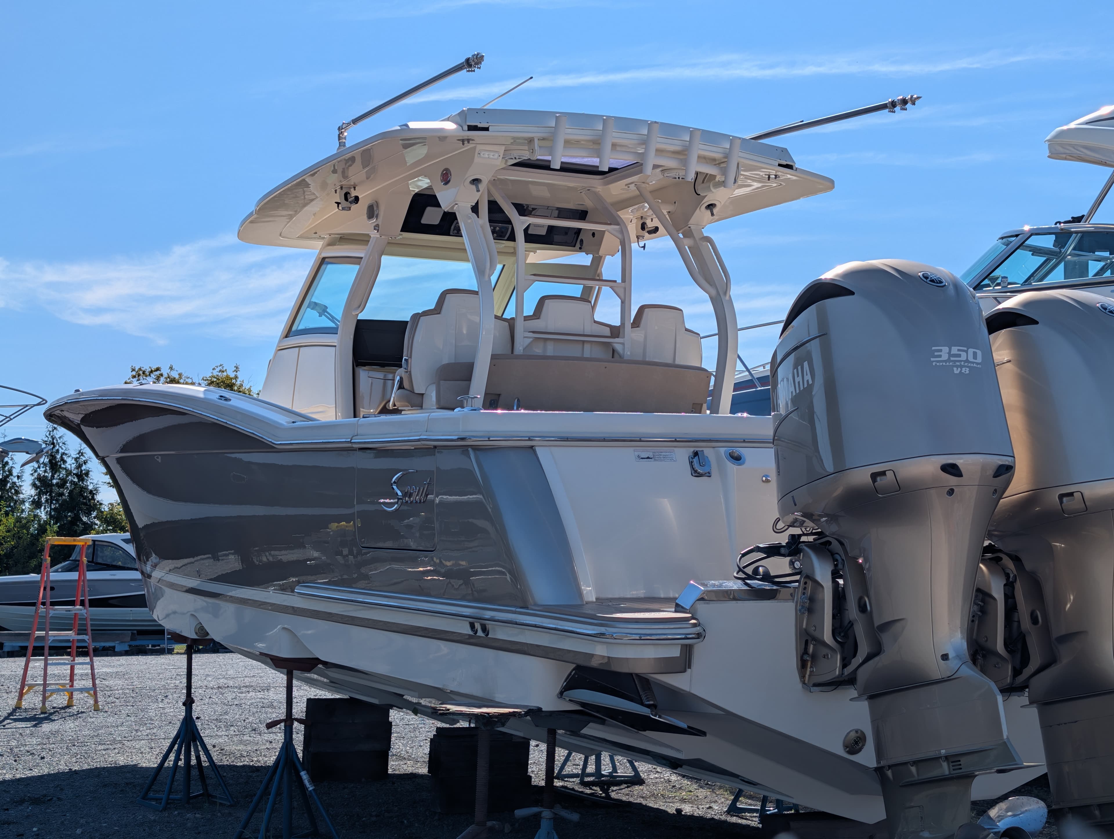 2018 Scout Boats 380 LXF for Sale in Grasonville, MD Center Console 3