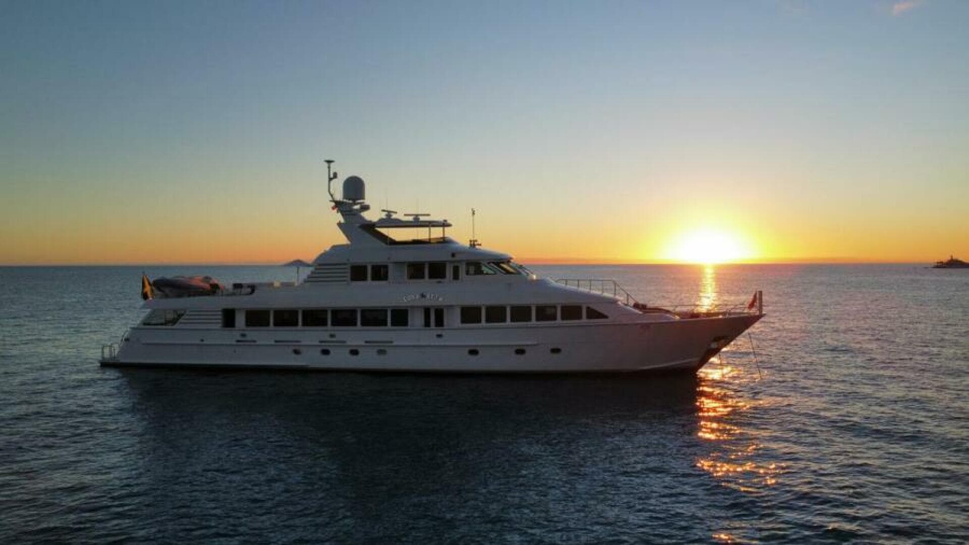 1995 Hatteras 130 à vendre à Fort Lauderdale, Florida Flybridge