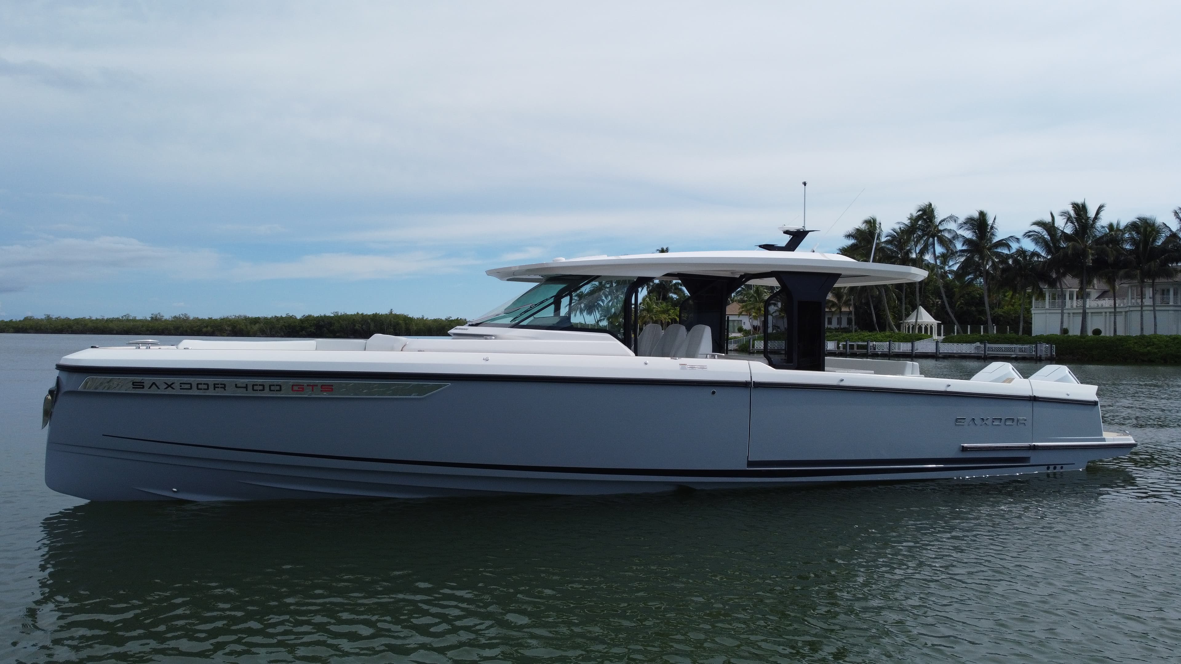 2027 Saxdor 400 GTS in vendita a Naples, Florida Center Console 2