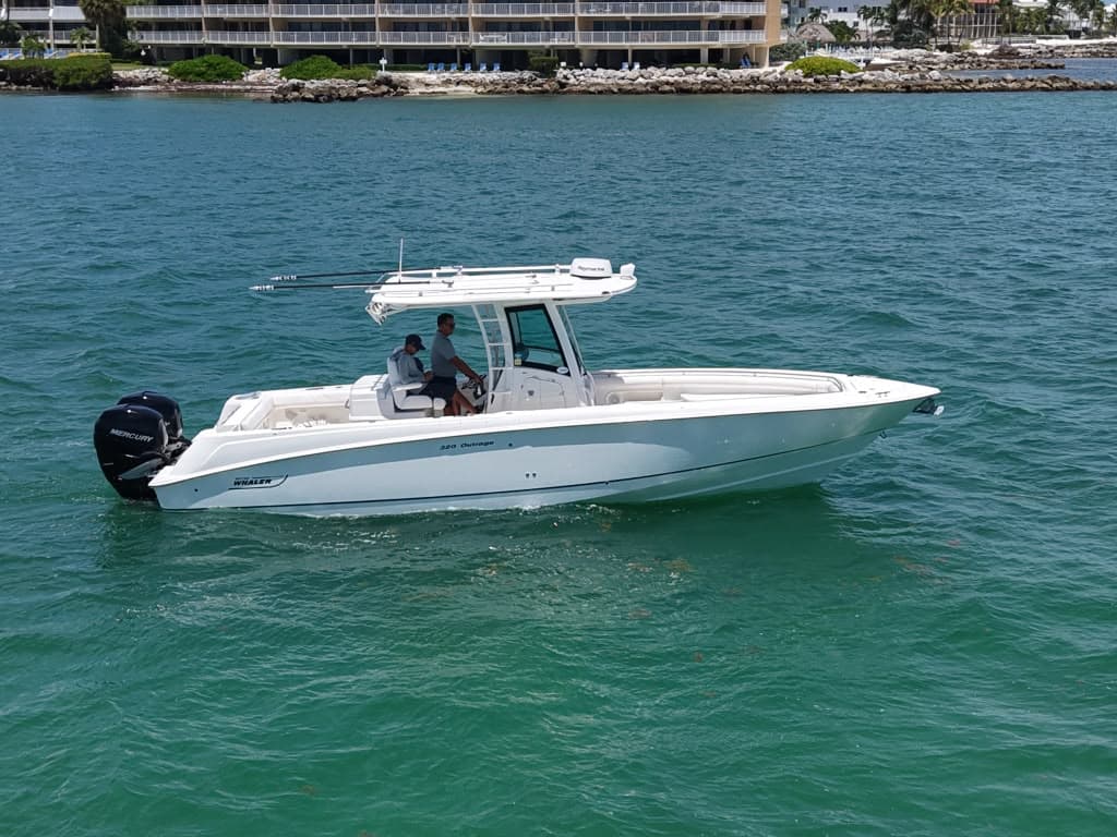 2012 Boston Whaler 320 Outrage zum Verkauf in Key Largo, FL Center Console
