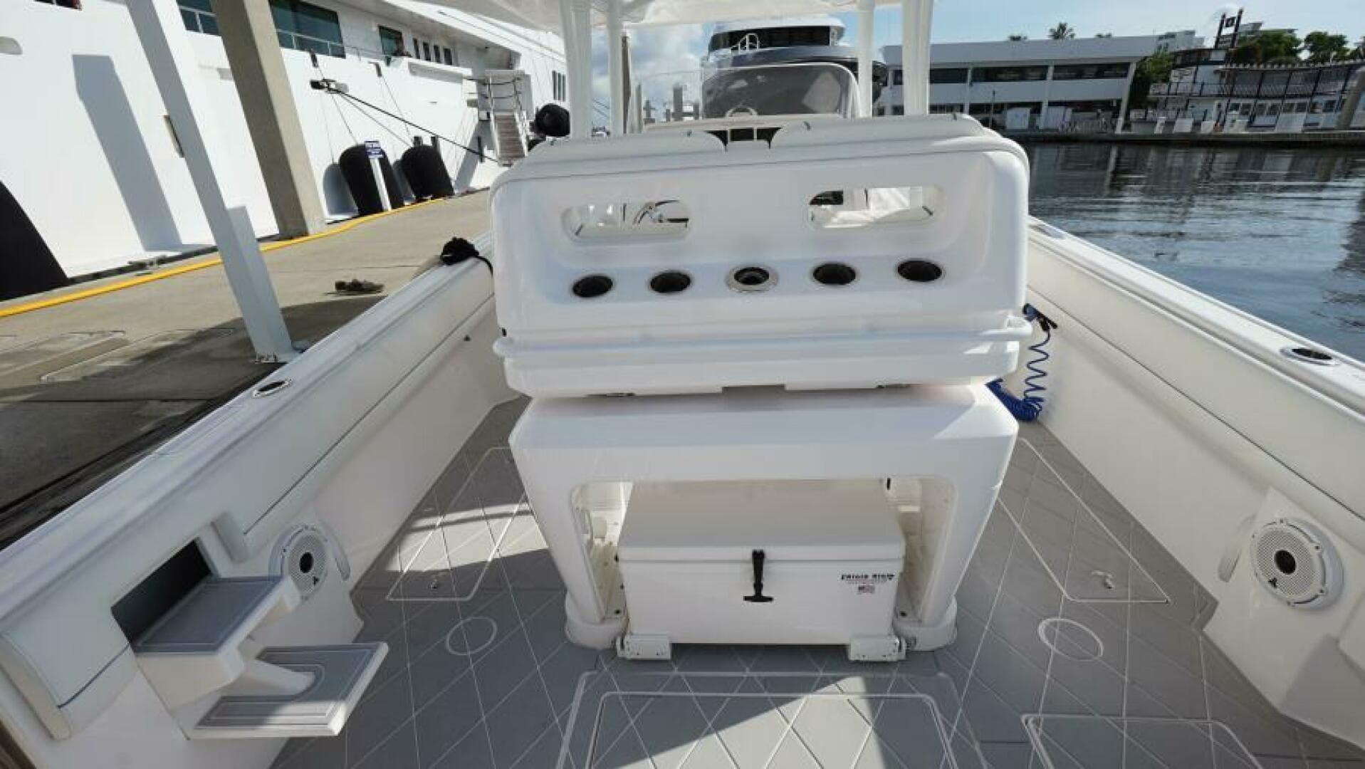 2021 Intrepid Powerboats 407 Nomad FE for Sale in Ft. Lauderdale, Florida Center Console 4