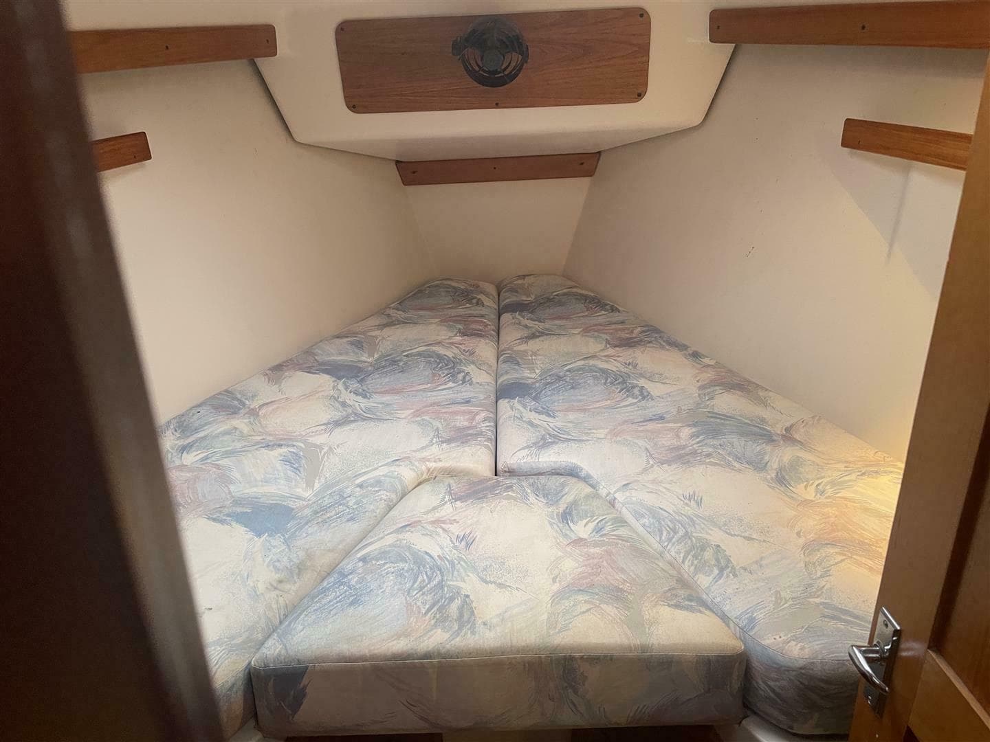1997 Catalina Yachts 380 for Sale in Charlevoix, Michigan Sloop 3