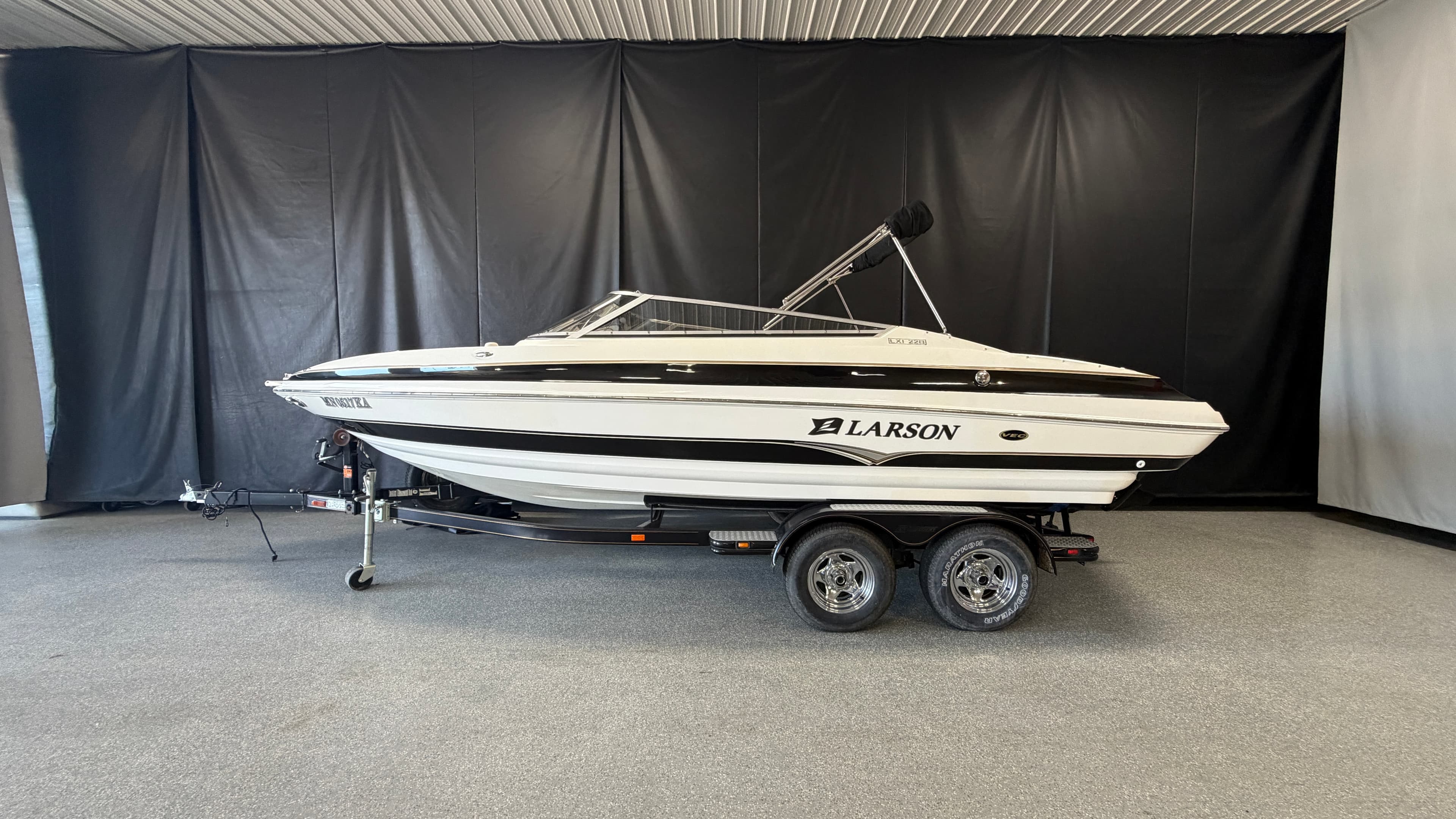 2005 Larson LXi 228 à vendre à Nisswa, Minnesota Bowrider