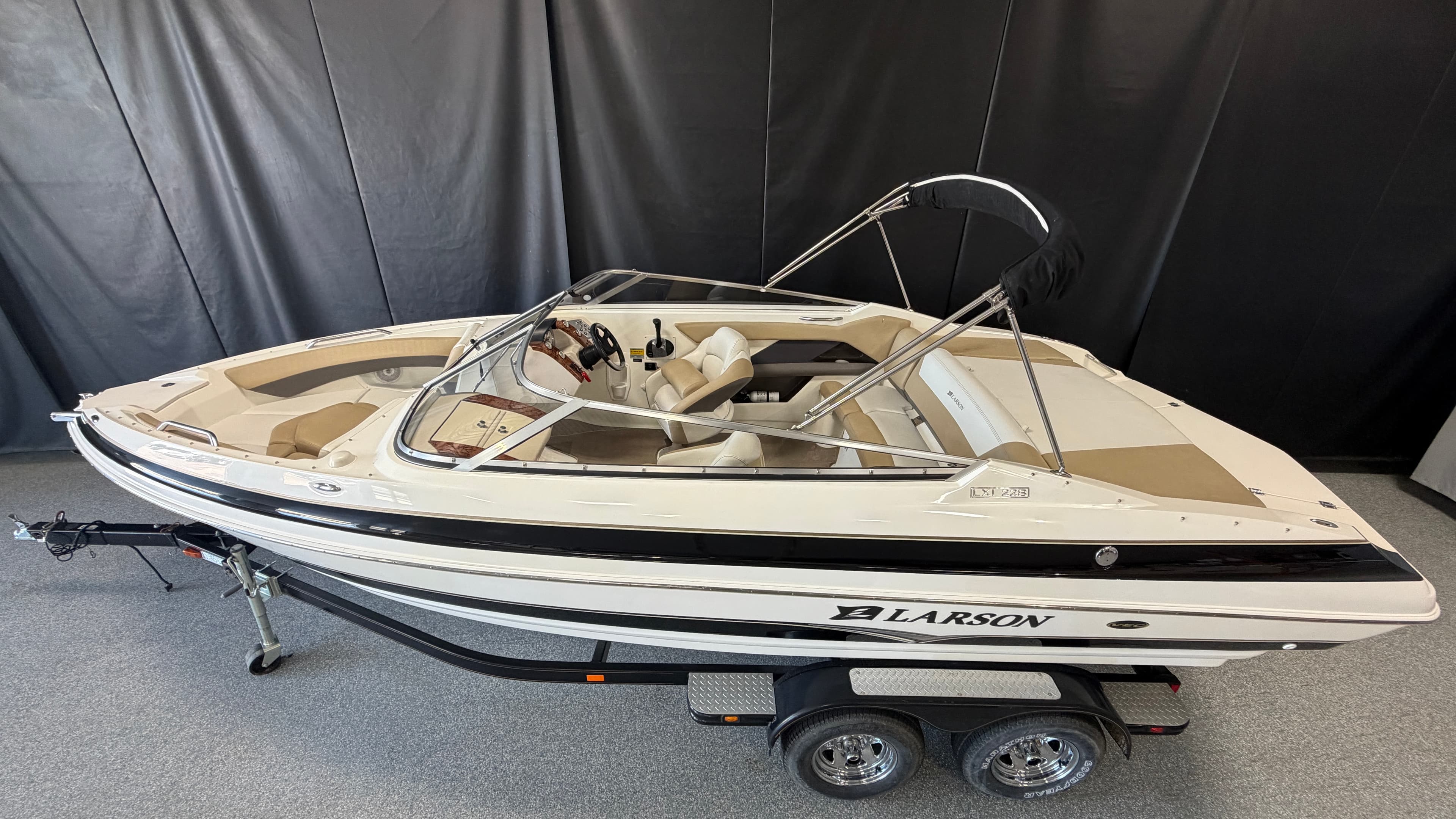 2005 Larson LXi 228 à vendre à Nisswa, Minnesota Bowrider 2