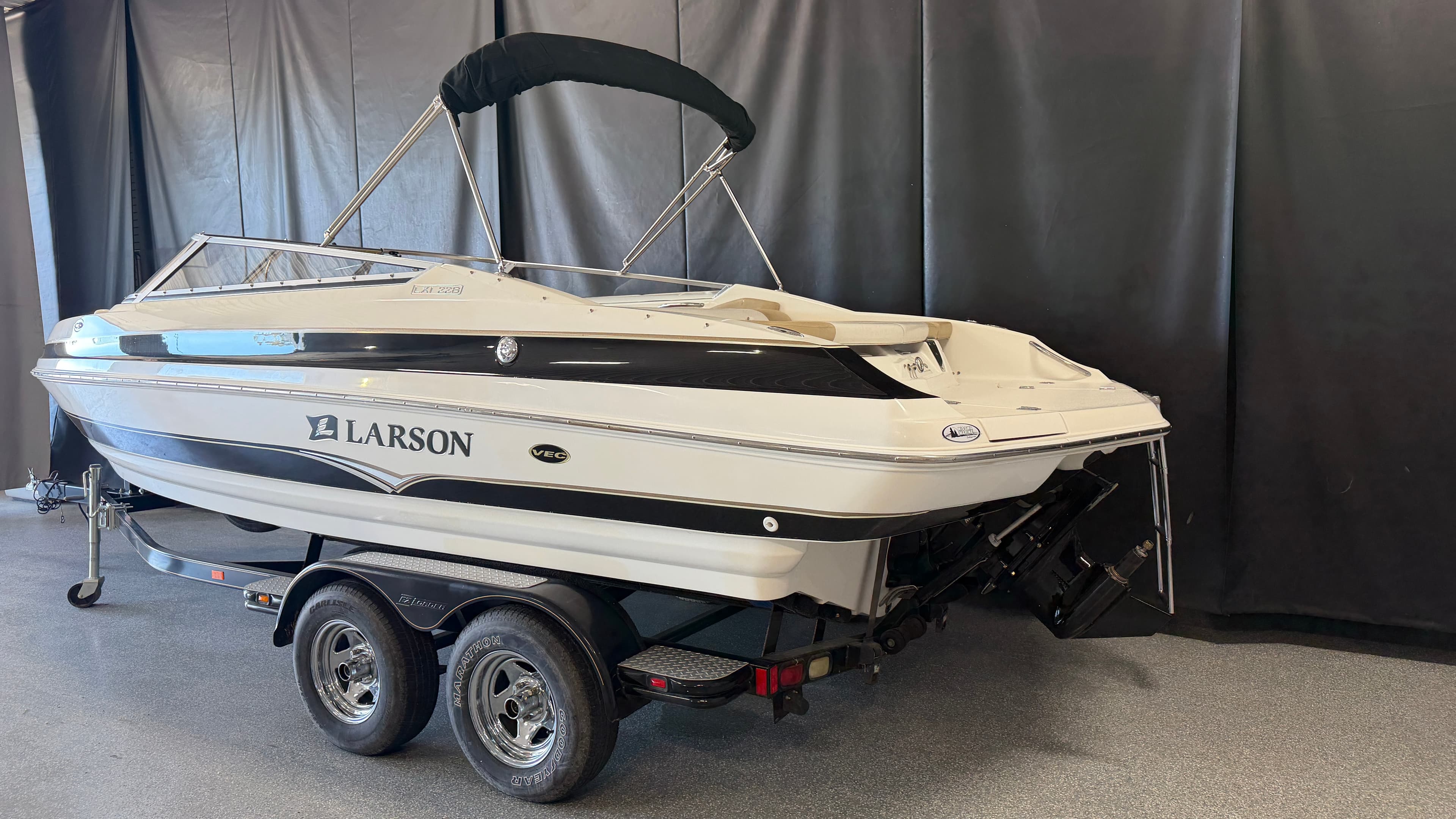 2005 Larson LXi 228 à vendre à Nisswa, Minnesota Bowrider 4