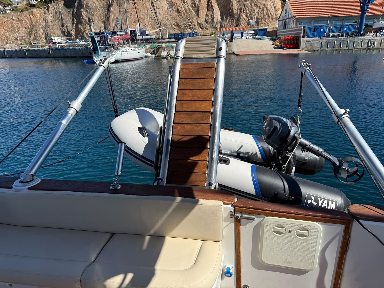 2003 Beneteau Antares 13.80 te koop in El Masnou, ES Motor Yacht 5
