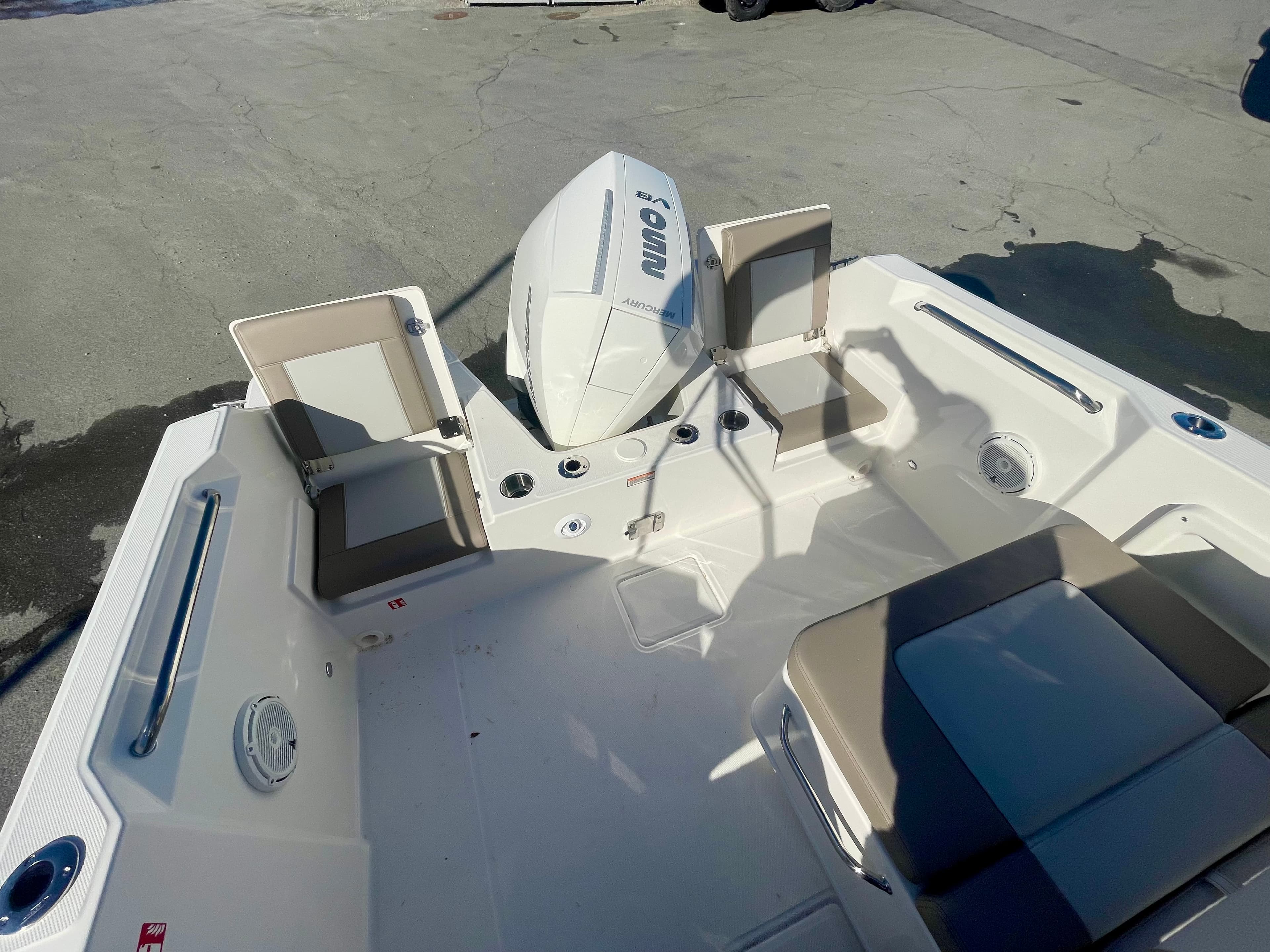 2026 Boston Whaler 210 Vantage zum Verkauf in Quincy, MA Bowrider 5
