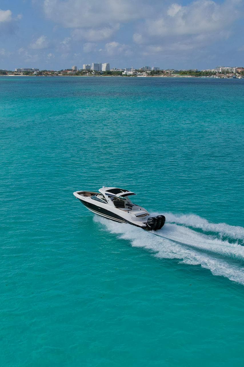 2018 Sea Ray SLX 350 Outboard for Sale in Cancún, MX Bowrider 3
