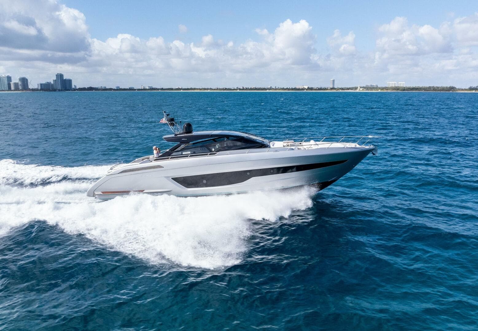 2023 Riva 68' Diable te koop in North Miami, Florida Express Cruiser 2