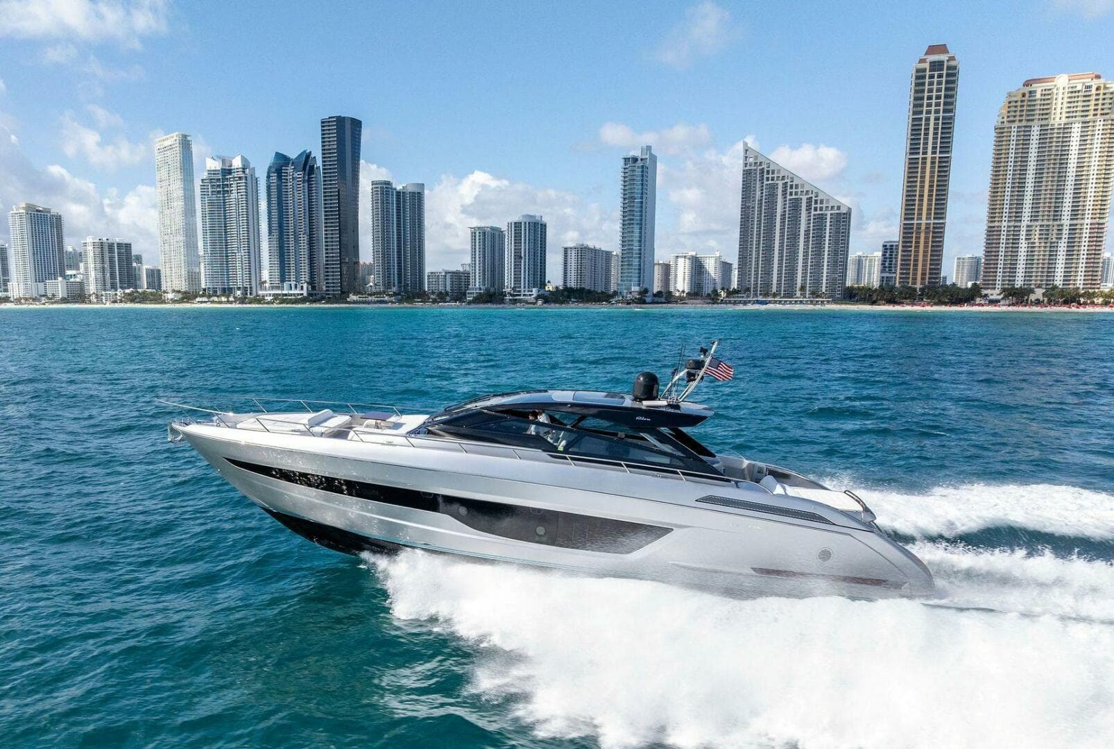 2023 Riva 68' Diable te koop in North Miami, Florida Express Cruiser 3