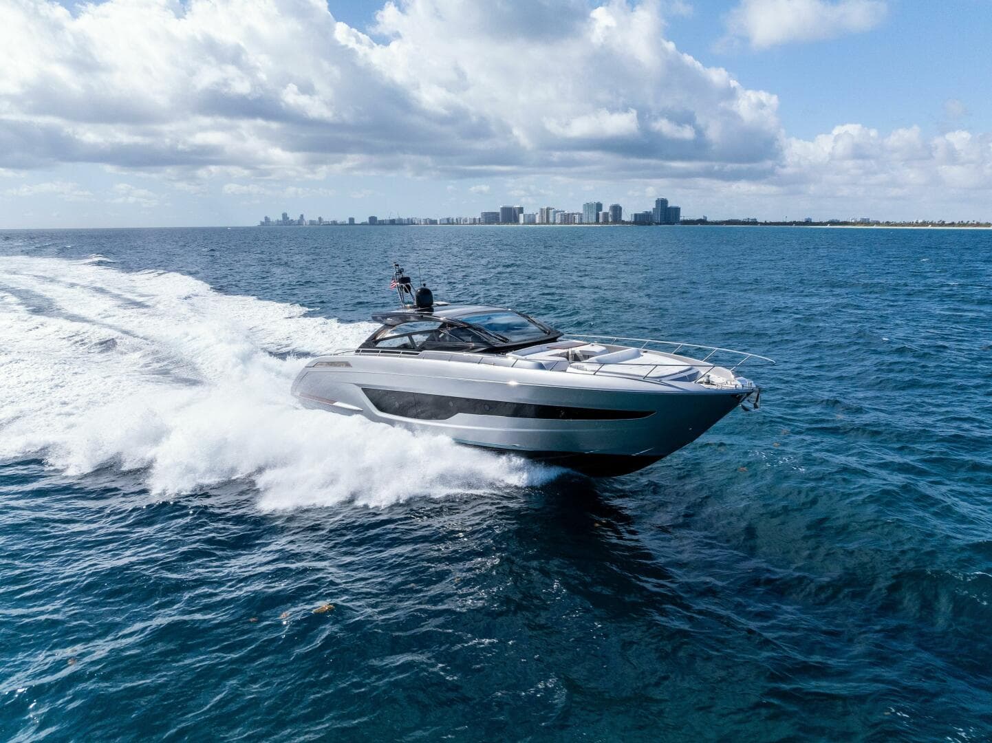 2023 Riva 68' Diable te koop in North Miami, Florida Express Cruiser 5