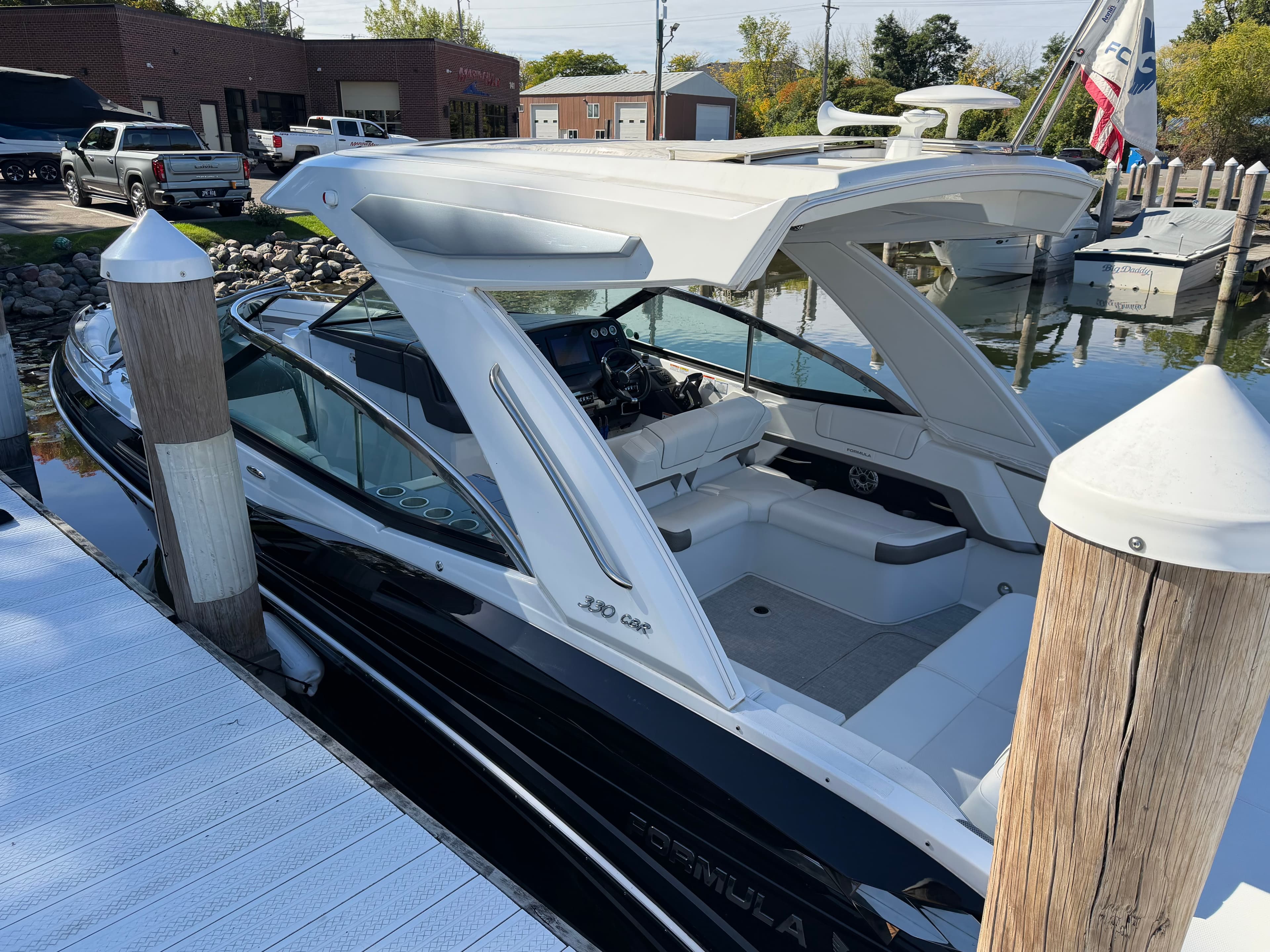 2023 Formula Boats 330 Crossover Bowrider for Sale in Excelsior, Minnesota Bowrider 5