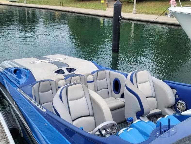 2009 Cigarette Racing 46' Rider XP zum Verkauf in Chicago, IL High Performance 4
