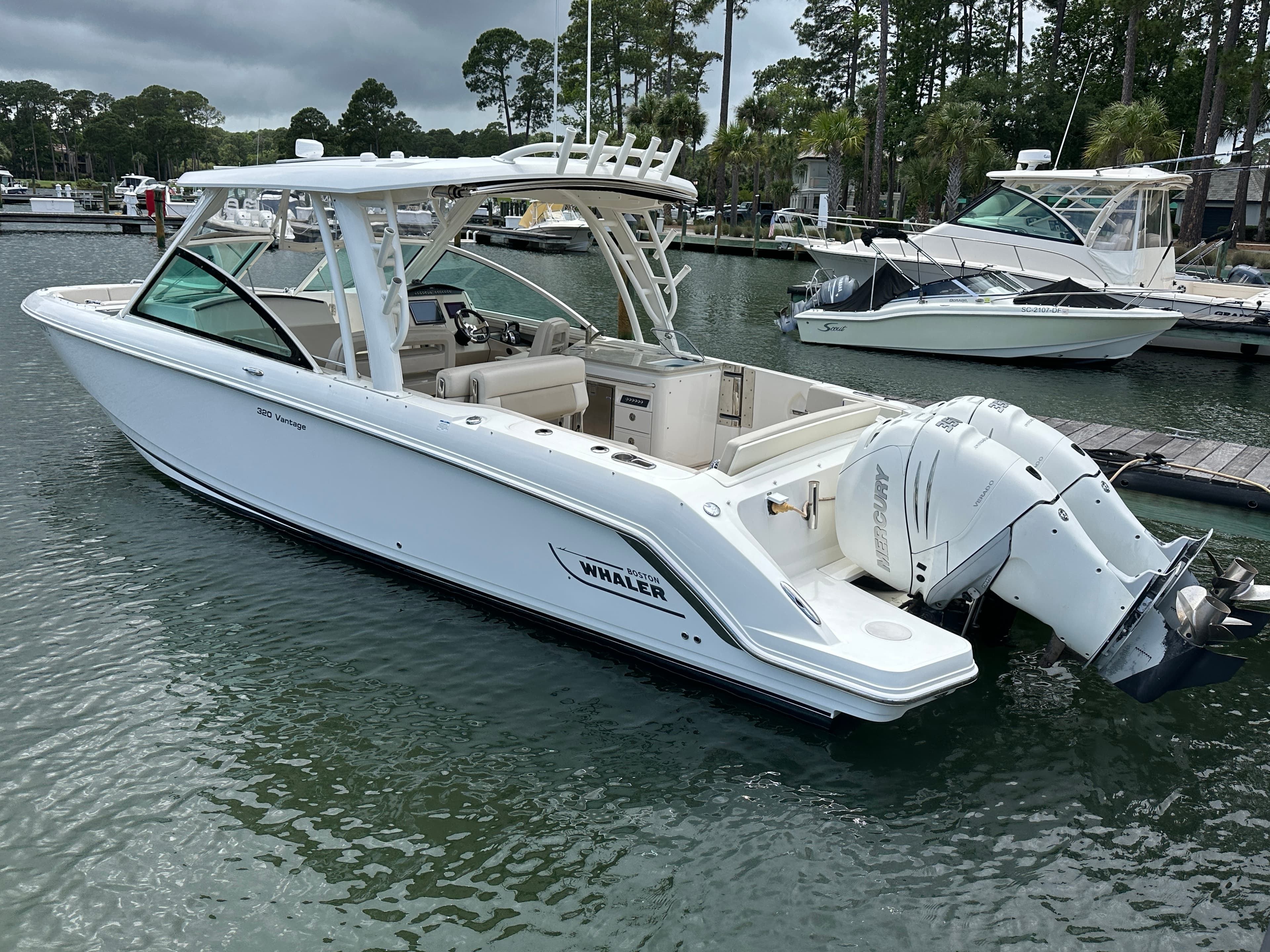 2017 Boston Whaler 320 Vantage zum Verkauf in Thunderbolt, GA Bowrider