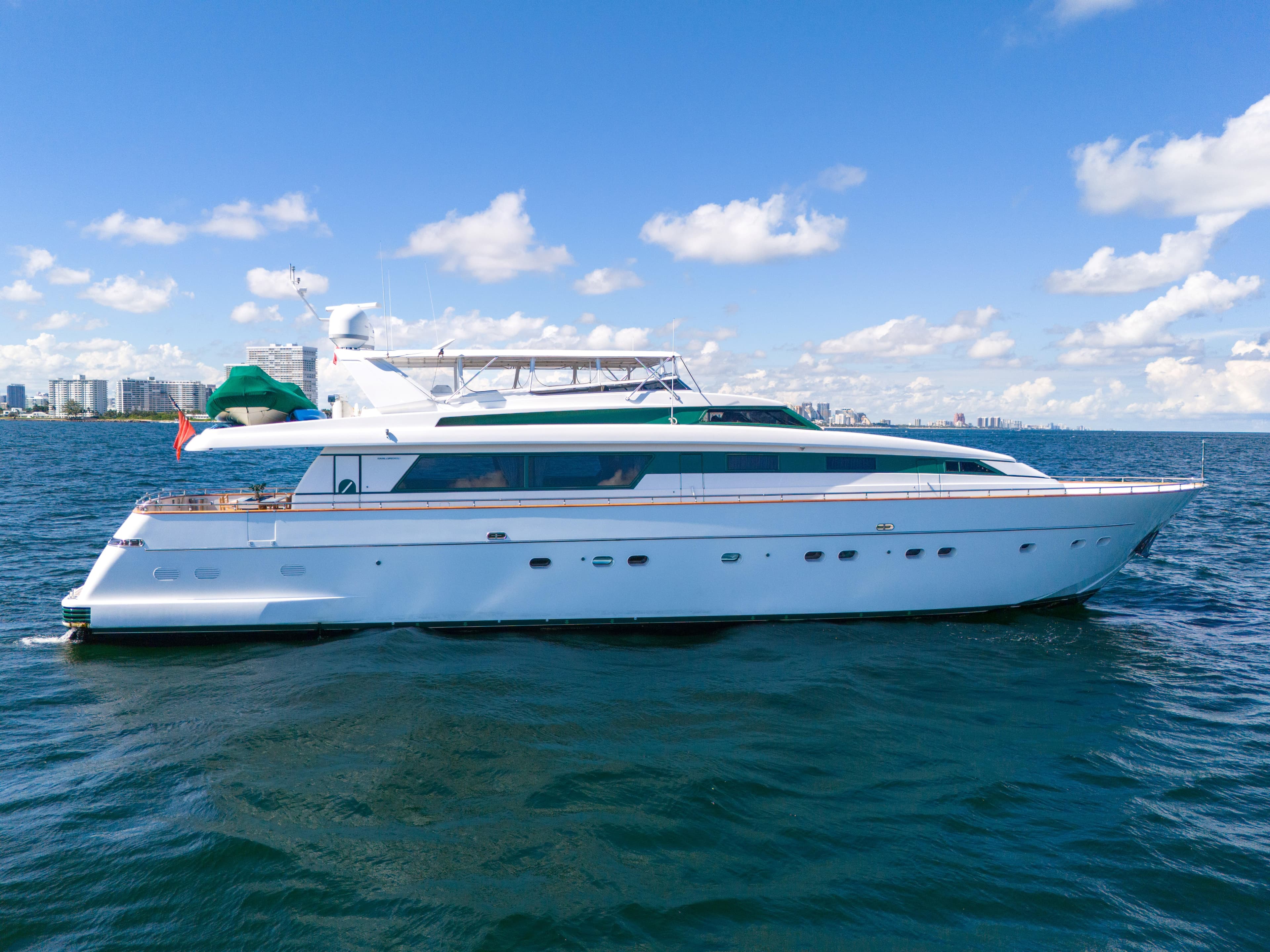 1998 Sanlorenzo SL100 a la venta en Miami-Dade County, Florida Flybridge 4