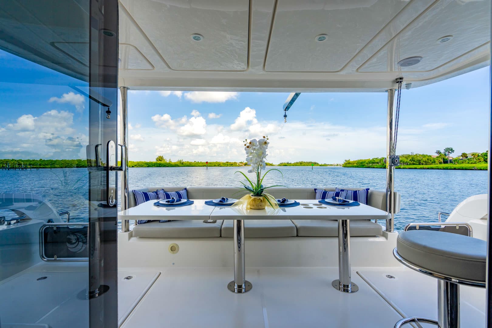 2024 Aquila 42 Yacht ausgestellt in Vero Beach, Florida Power Catamarans 2
