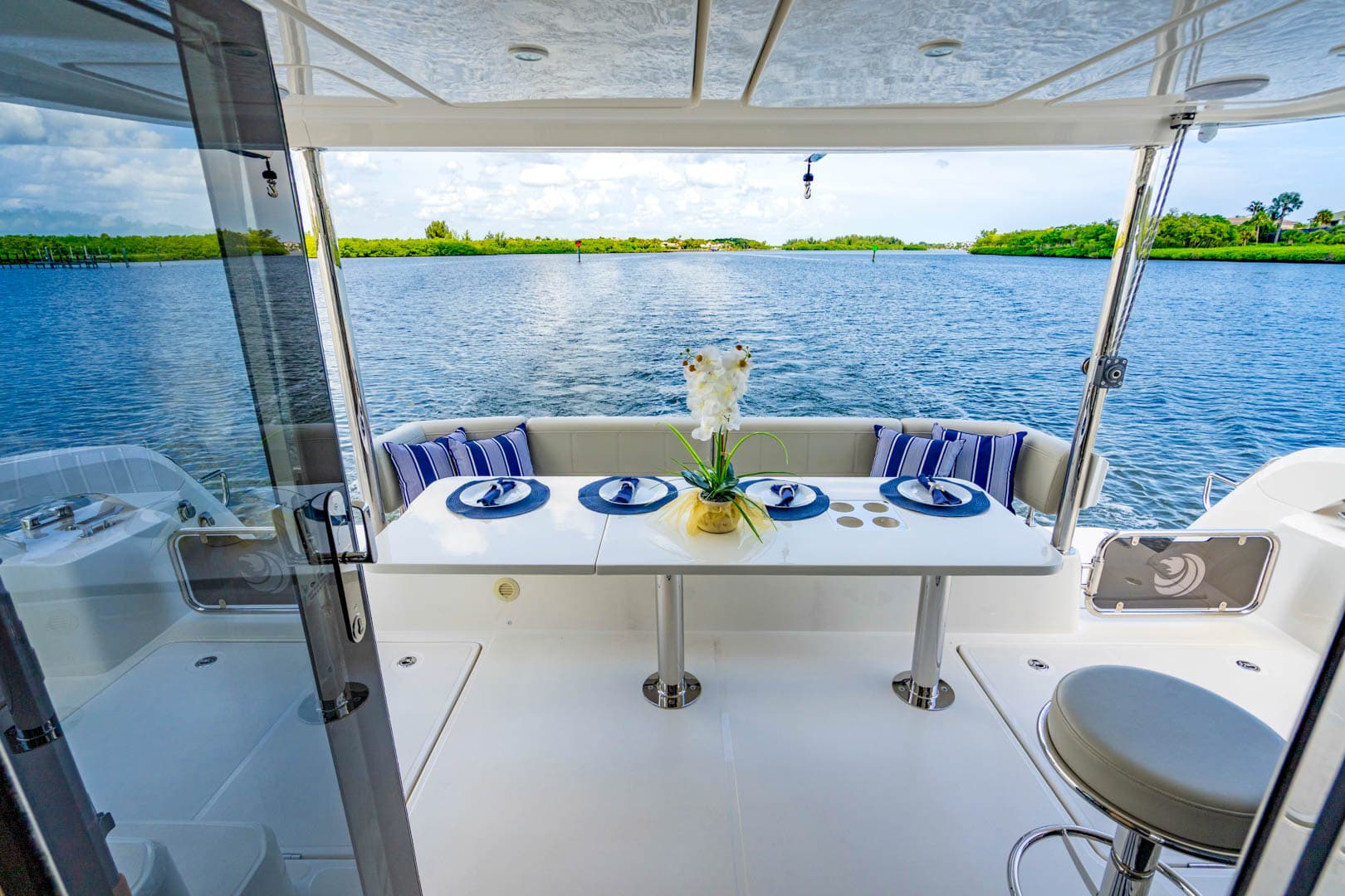 2024 Aquila 42 Yacht ausgestellt in Vero Beach, Florida Power Catamarans 3