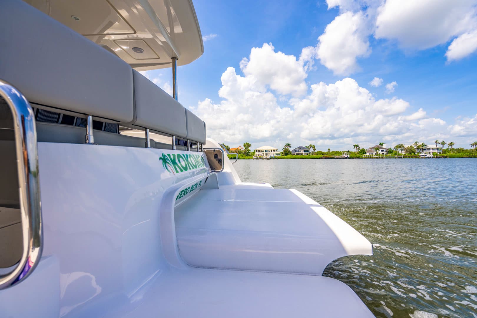 2024 Aquila 42 Yacht ausgestellt in Vero Beach, Florida Power Catamarans 4