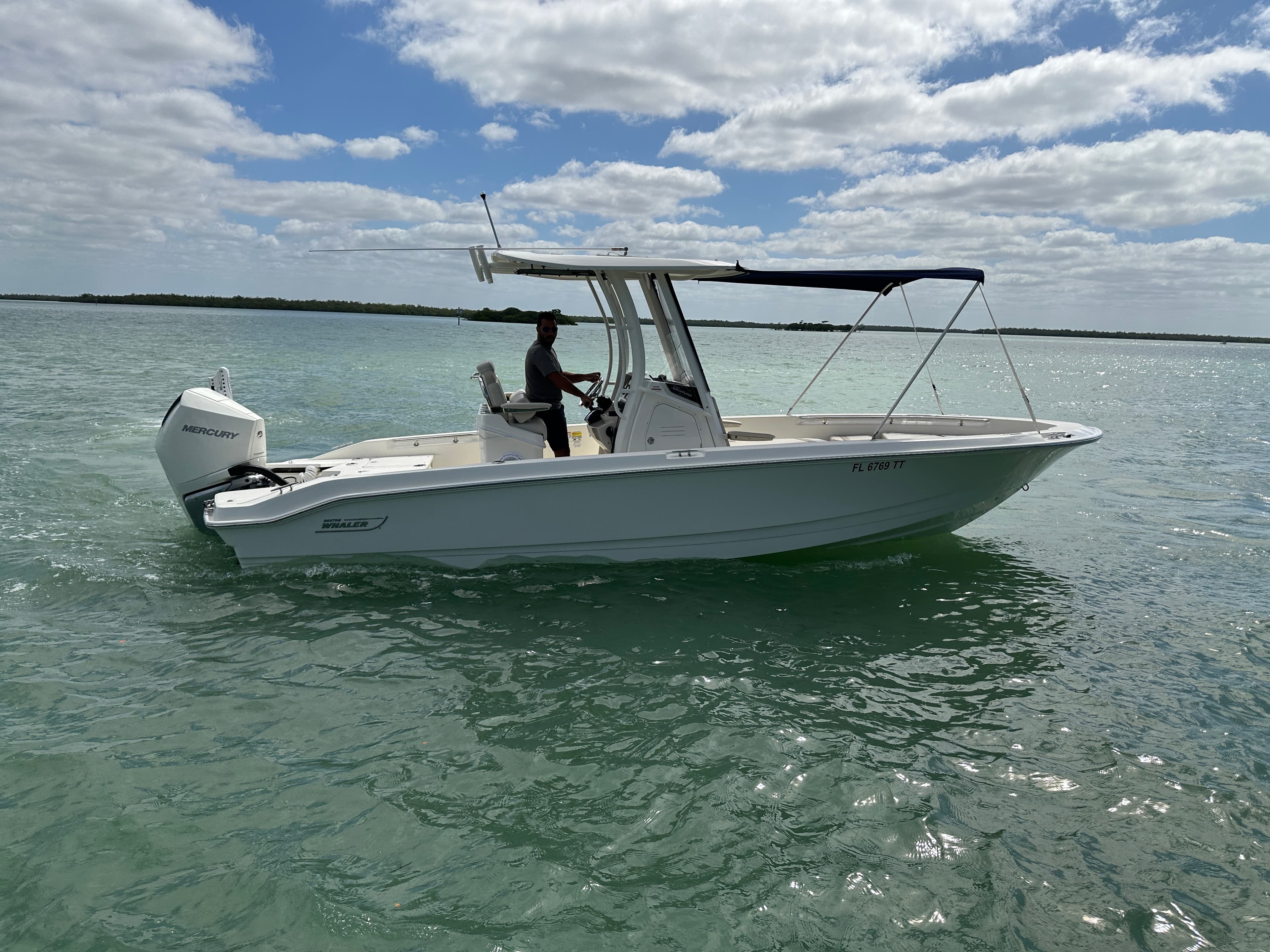 2024 Boston Whaler 250 Dauntless in vendita a Naples, Florida Center Console 2