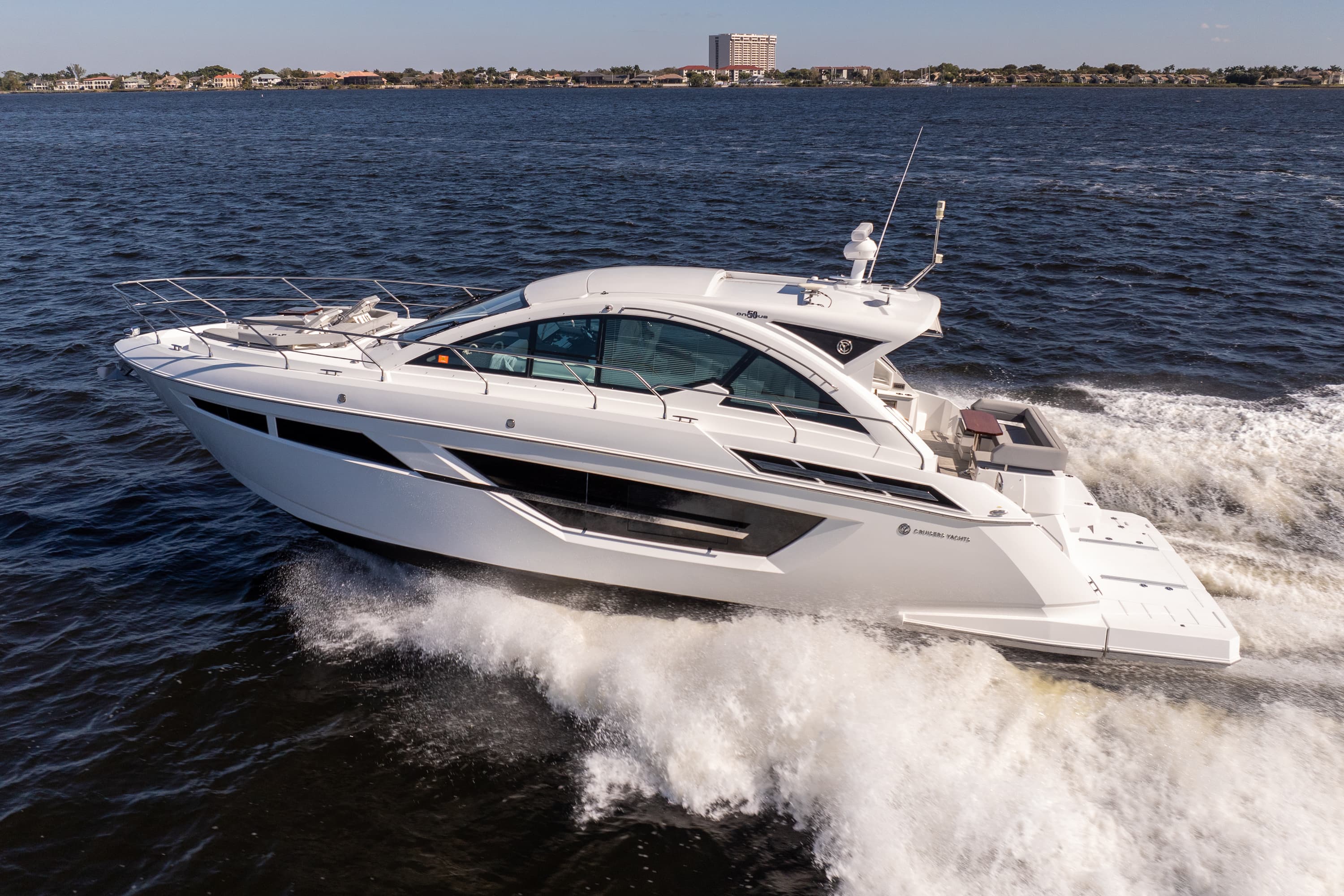 2020 Cruisers Yachts 50 Cantius zum Verkauf in Fort Myers, FL Motor Yacht